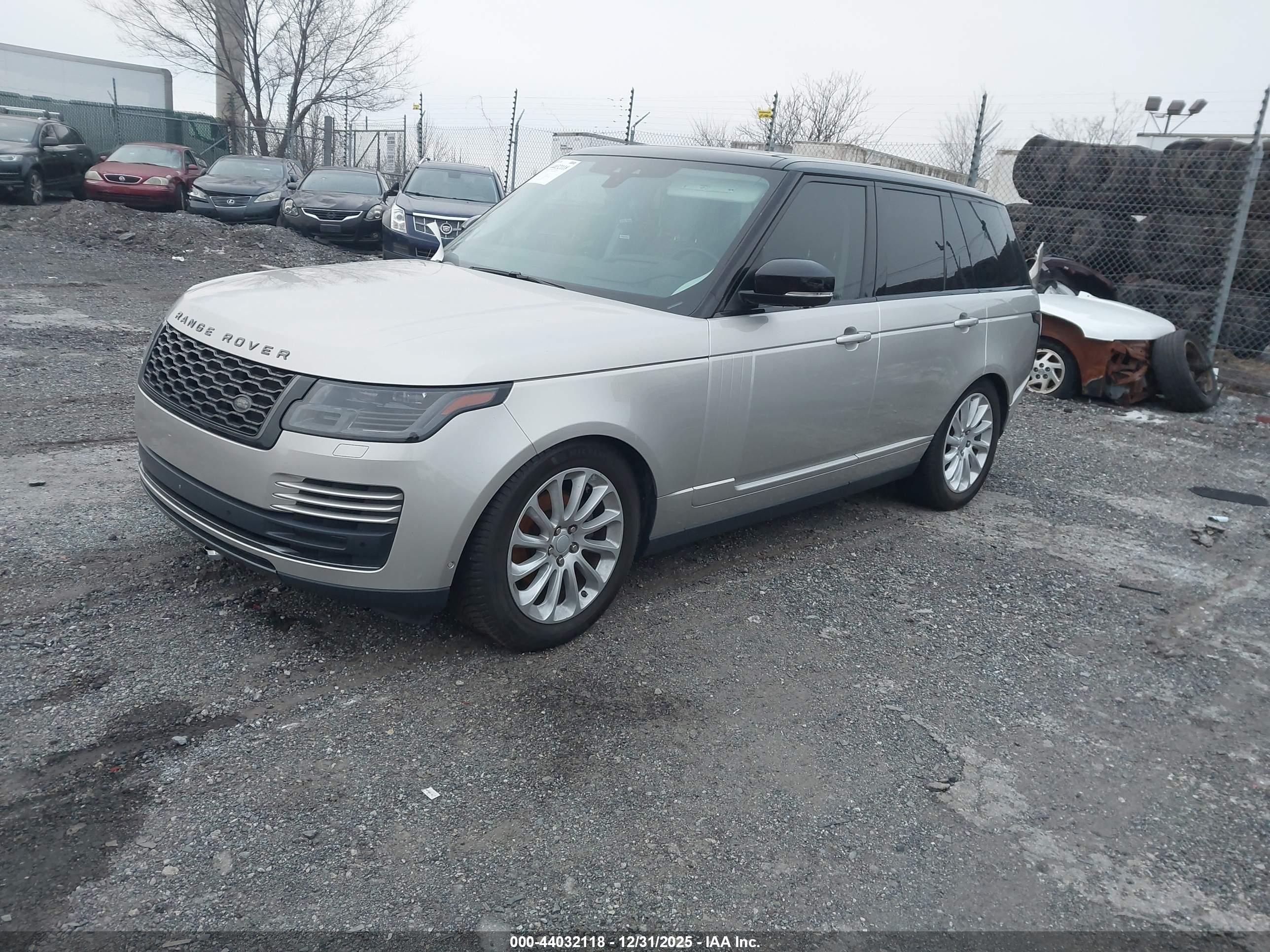 LAND ROVER image 2