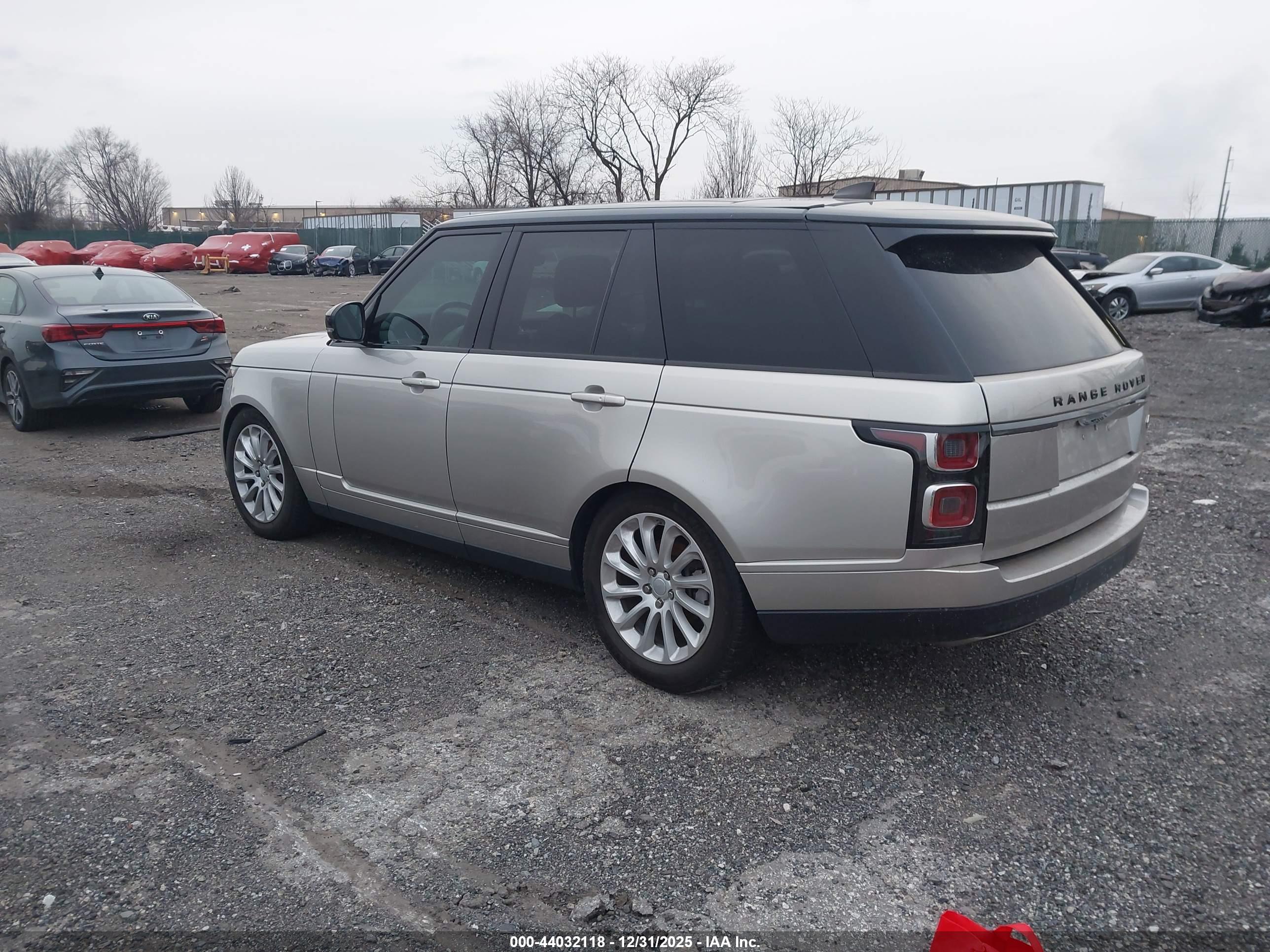 LAND ROVER image 3