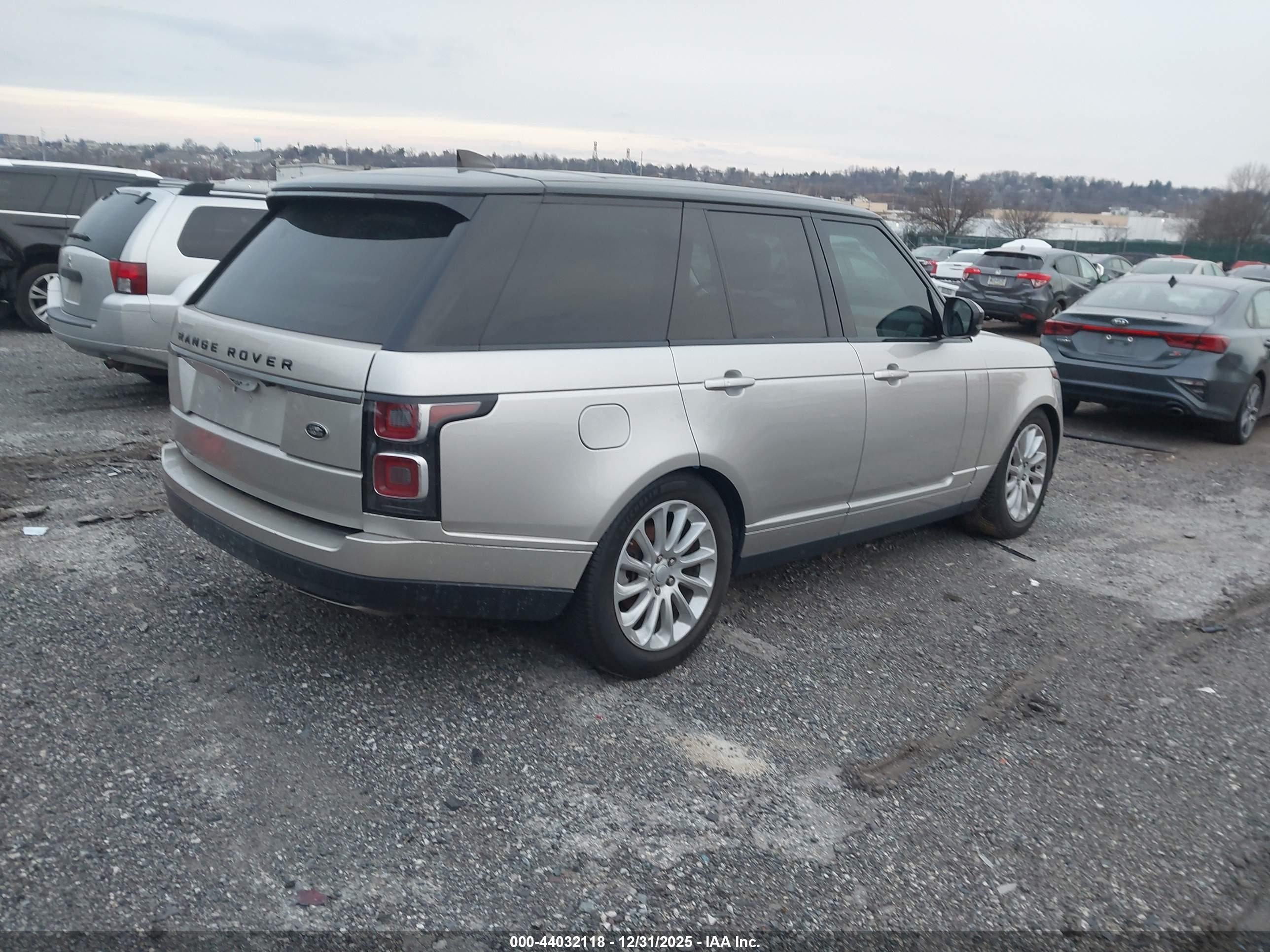 LAND ROVER image 4