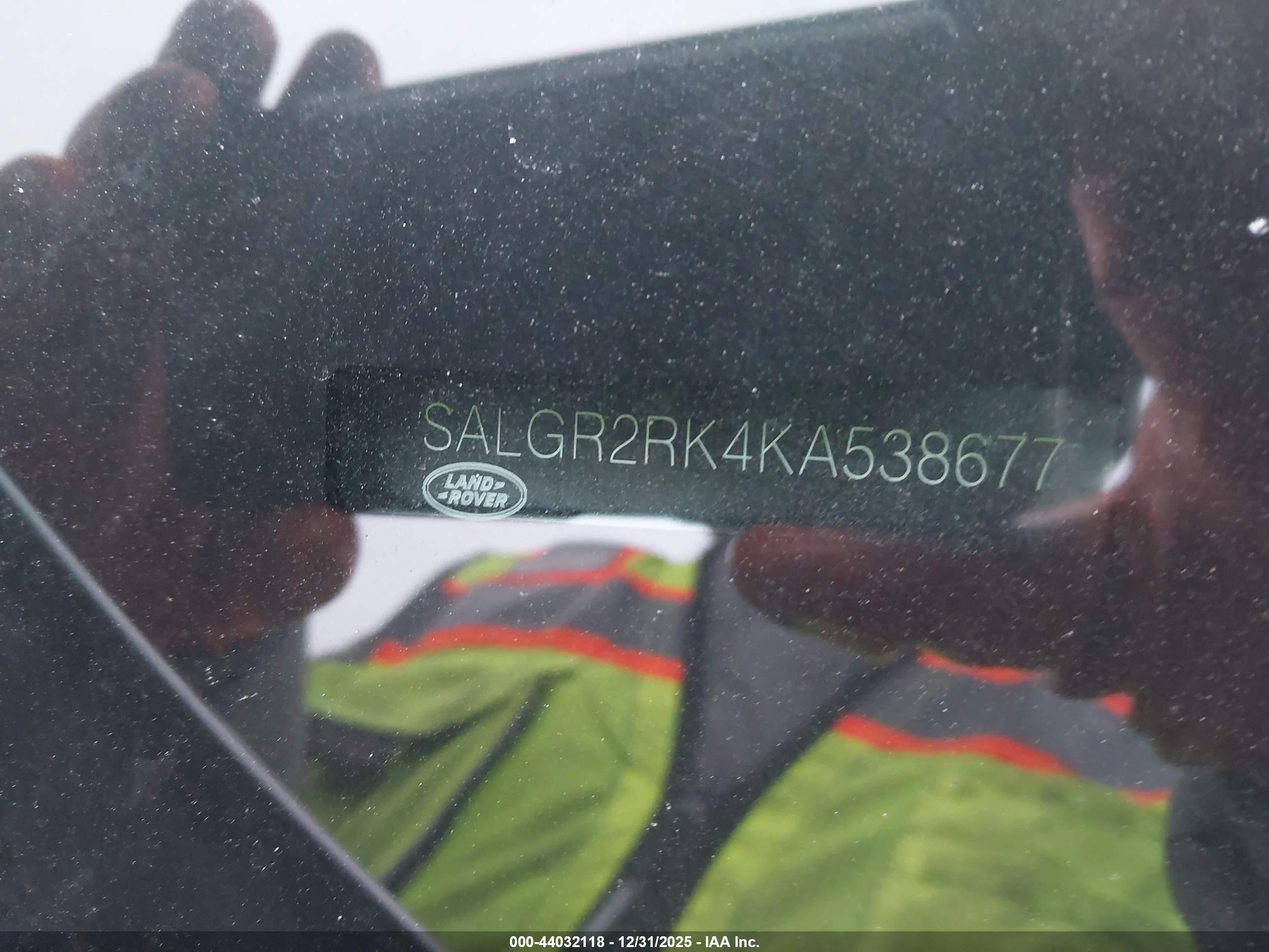 LAND ROVER image 9
