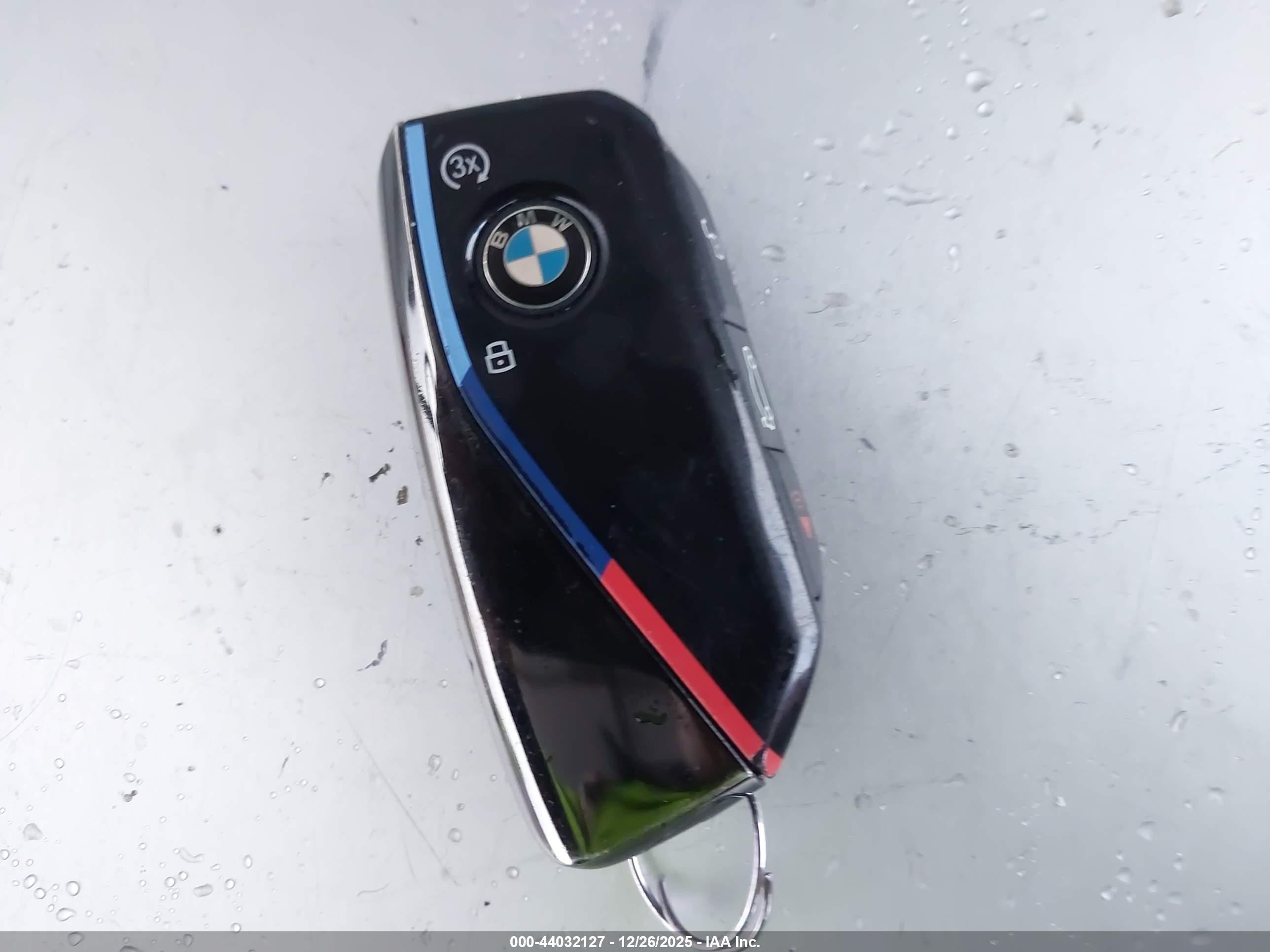 BMW XM image 11