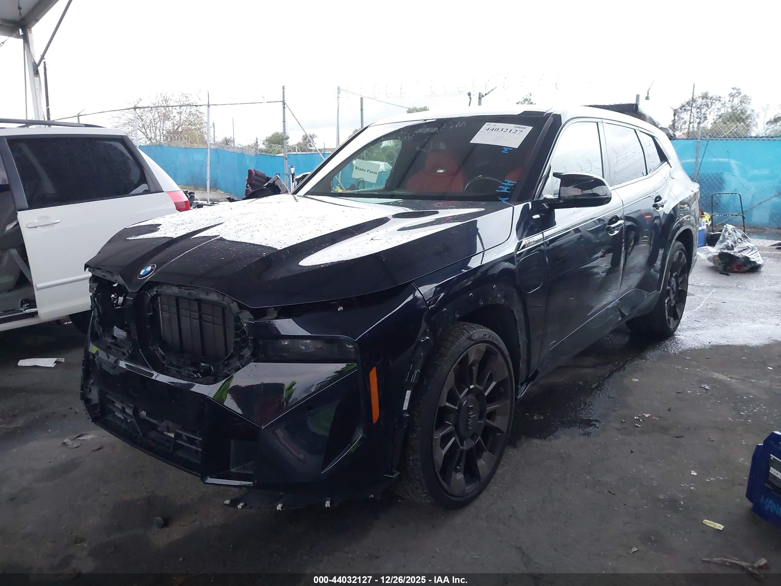 BMW XM image 2