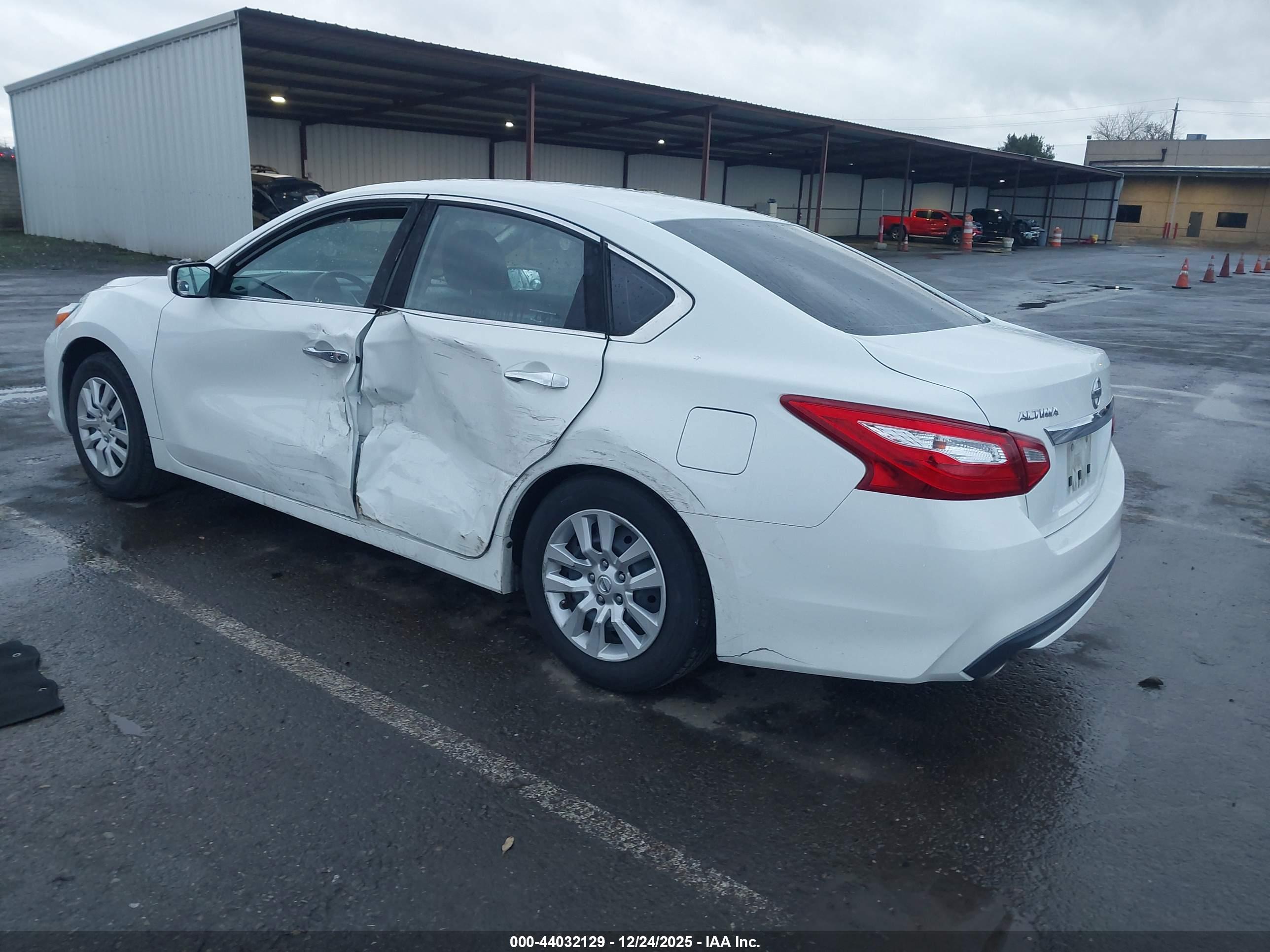 NISSAN ALTIMA image 3