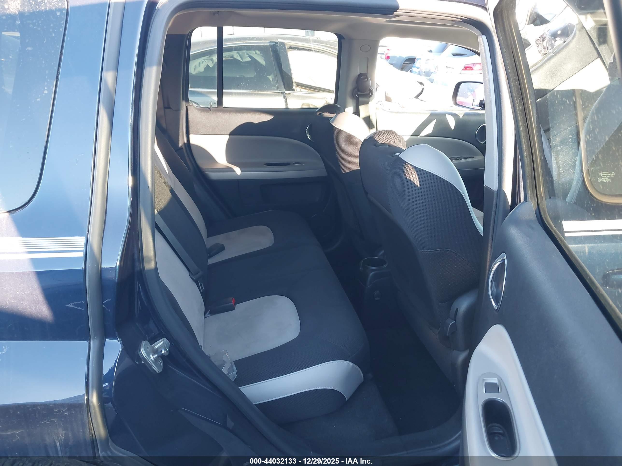 CHEVROLET HHR image 8