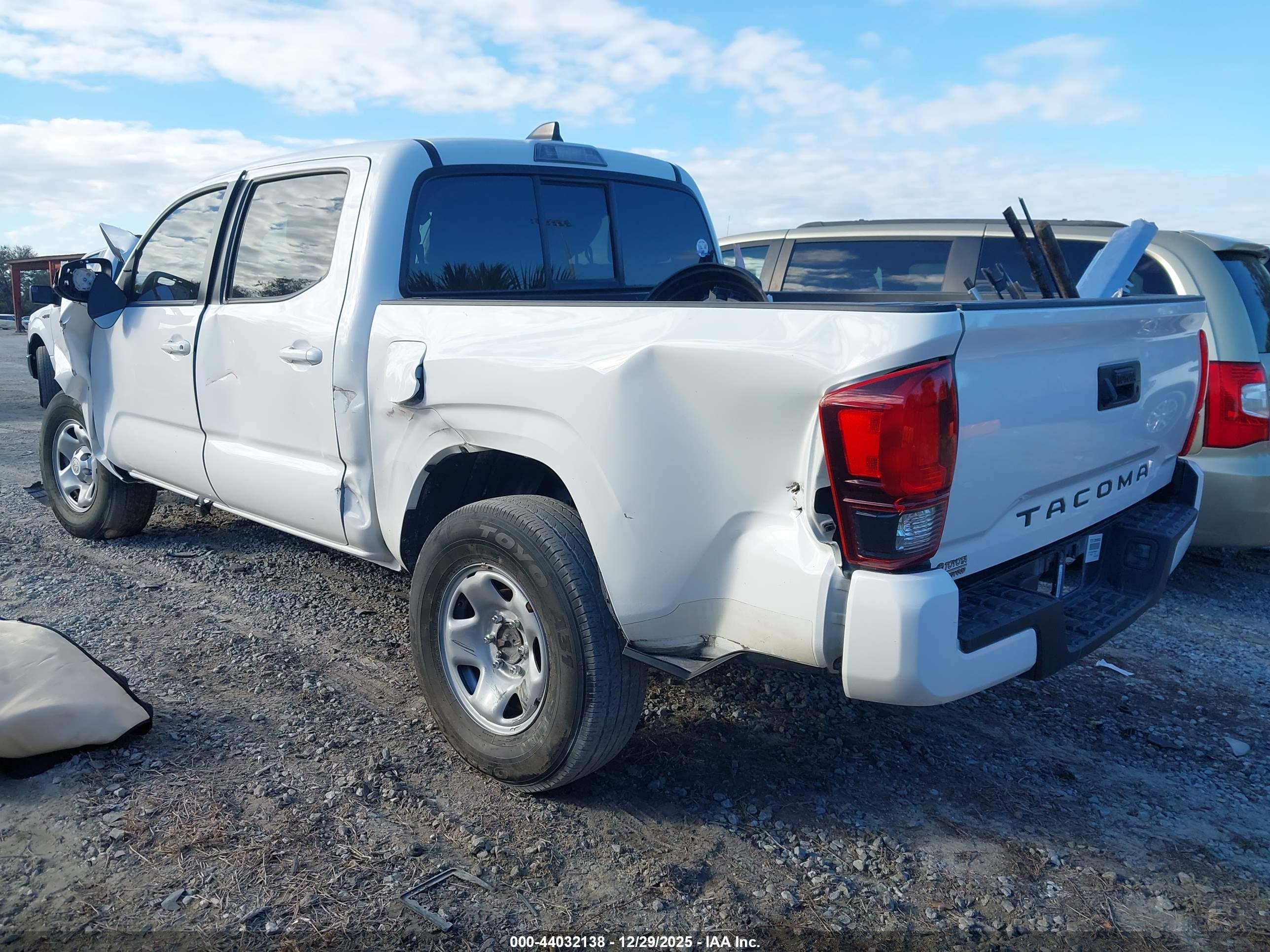 TOYOTA TACOMA image 3