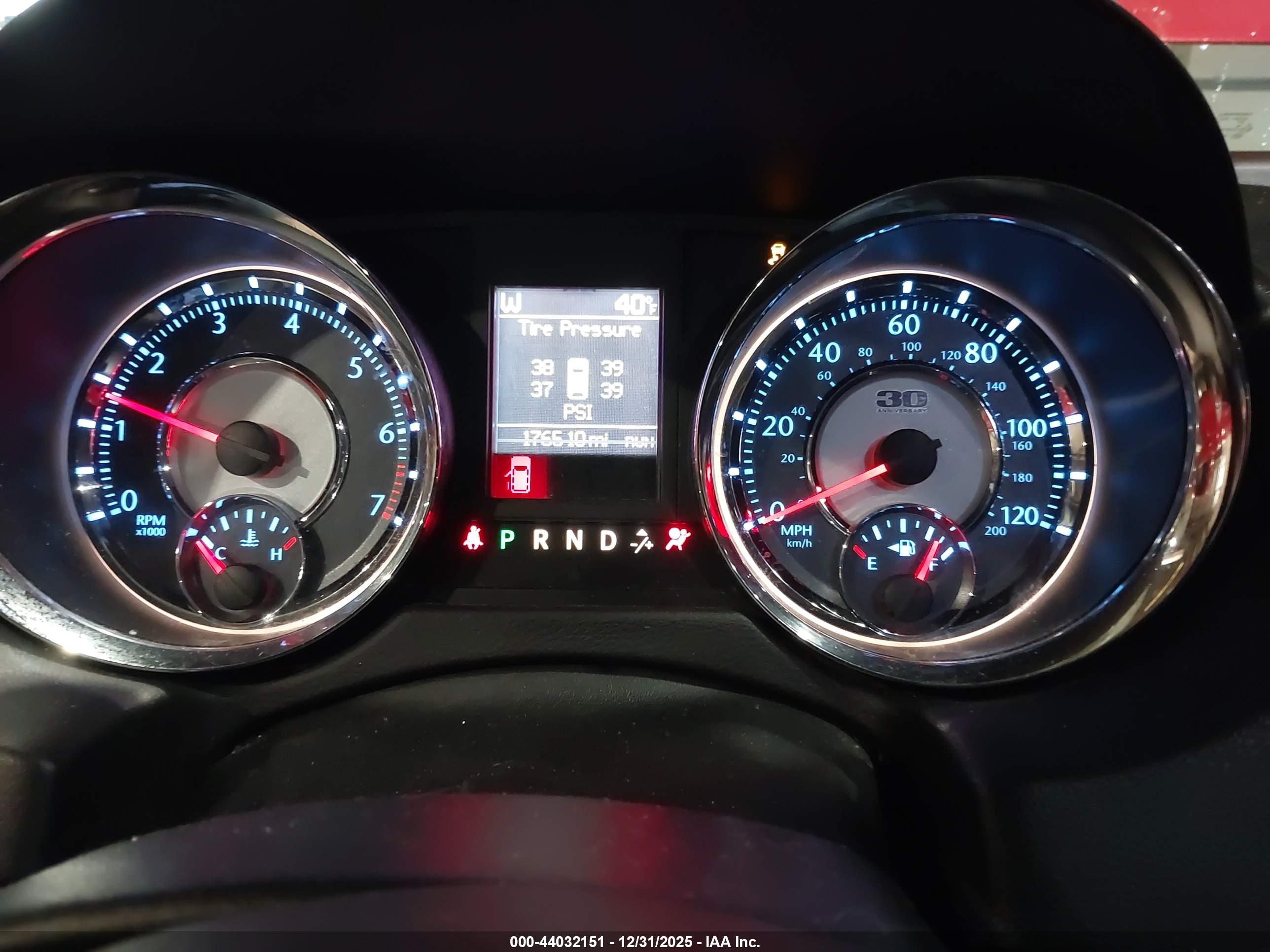 CHRYSLER TOWN image 7