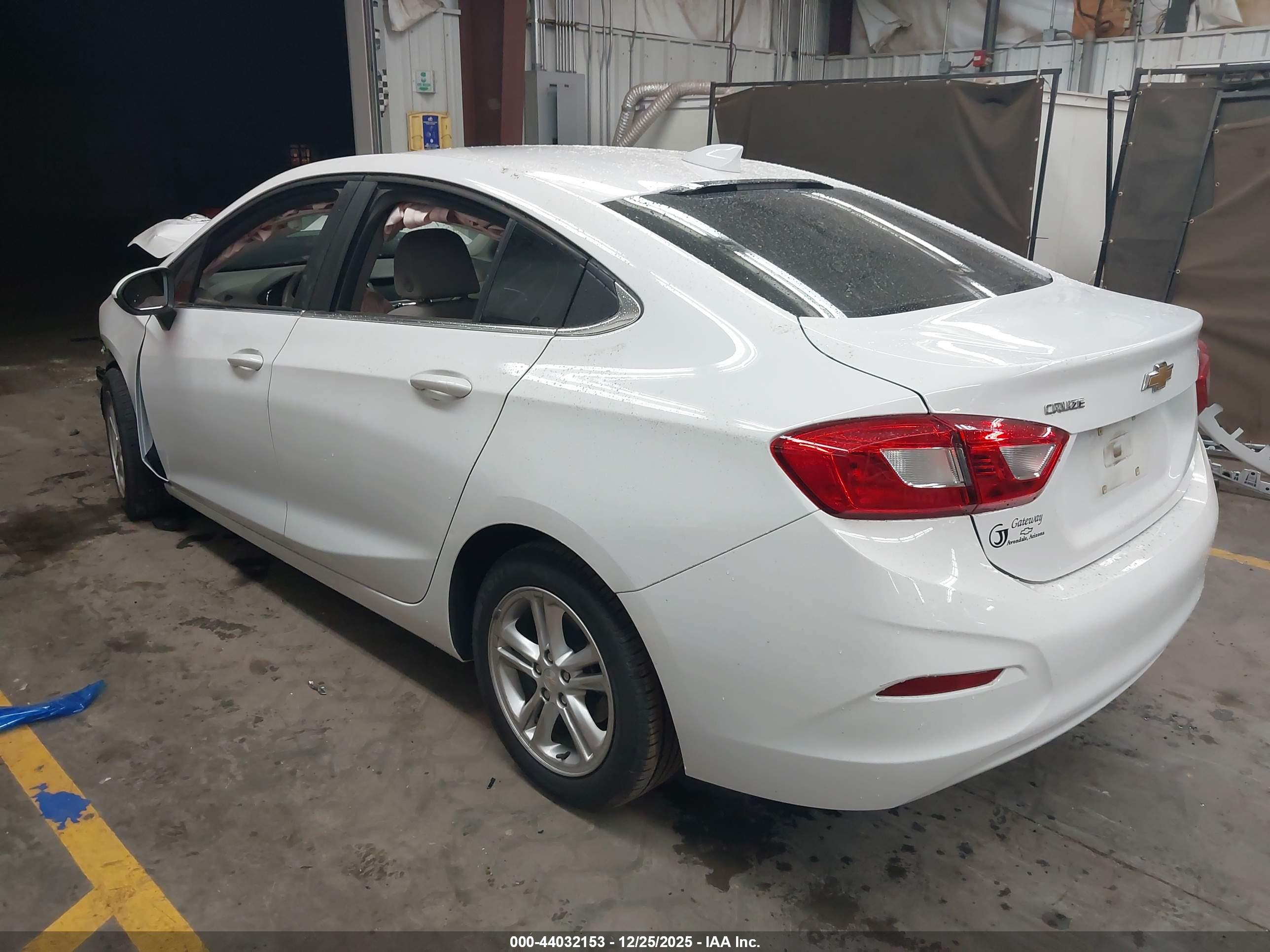 CHEVROLET CRUZE image 3