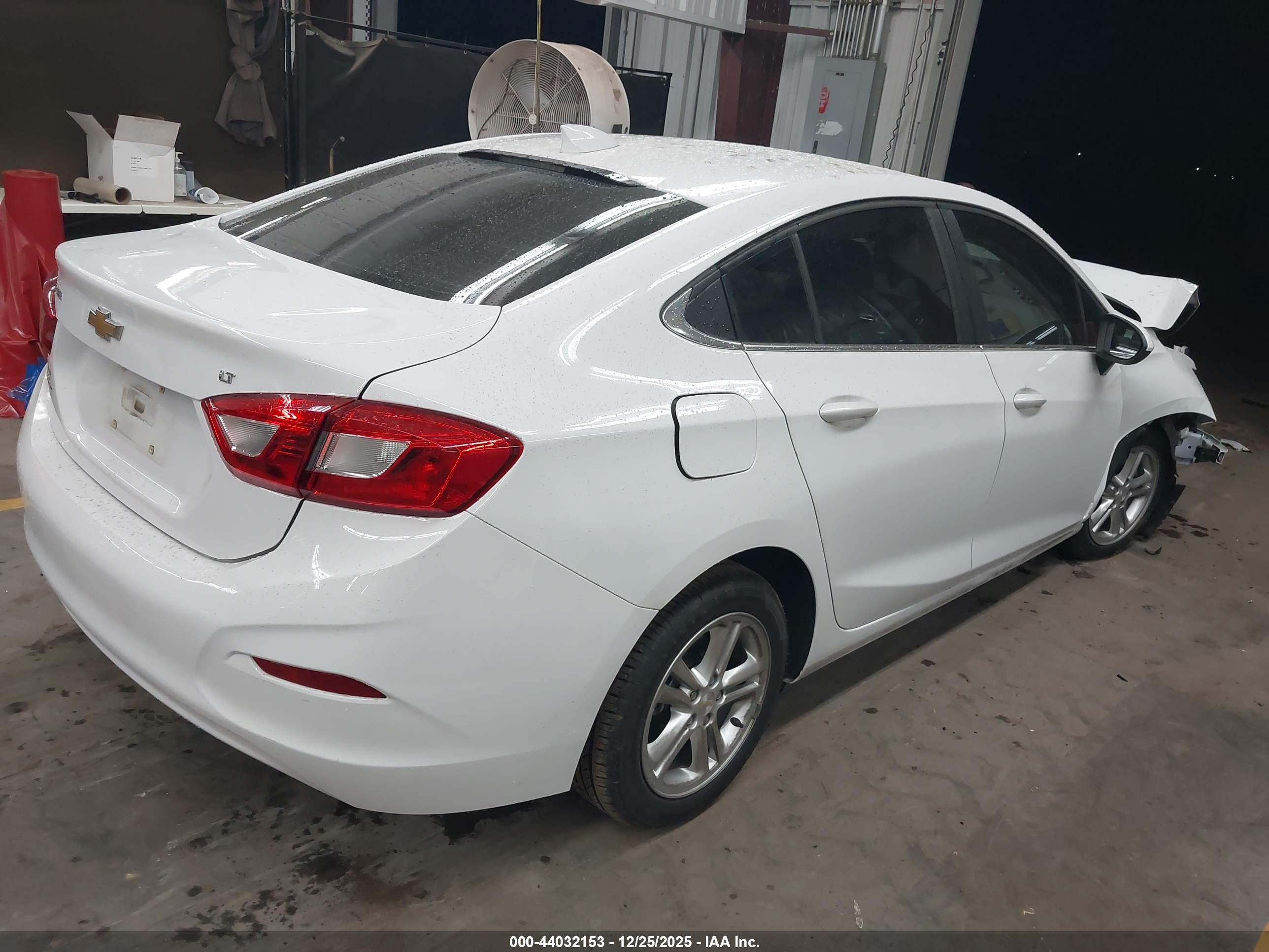 CHEVROLET CRUZE image 4
