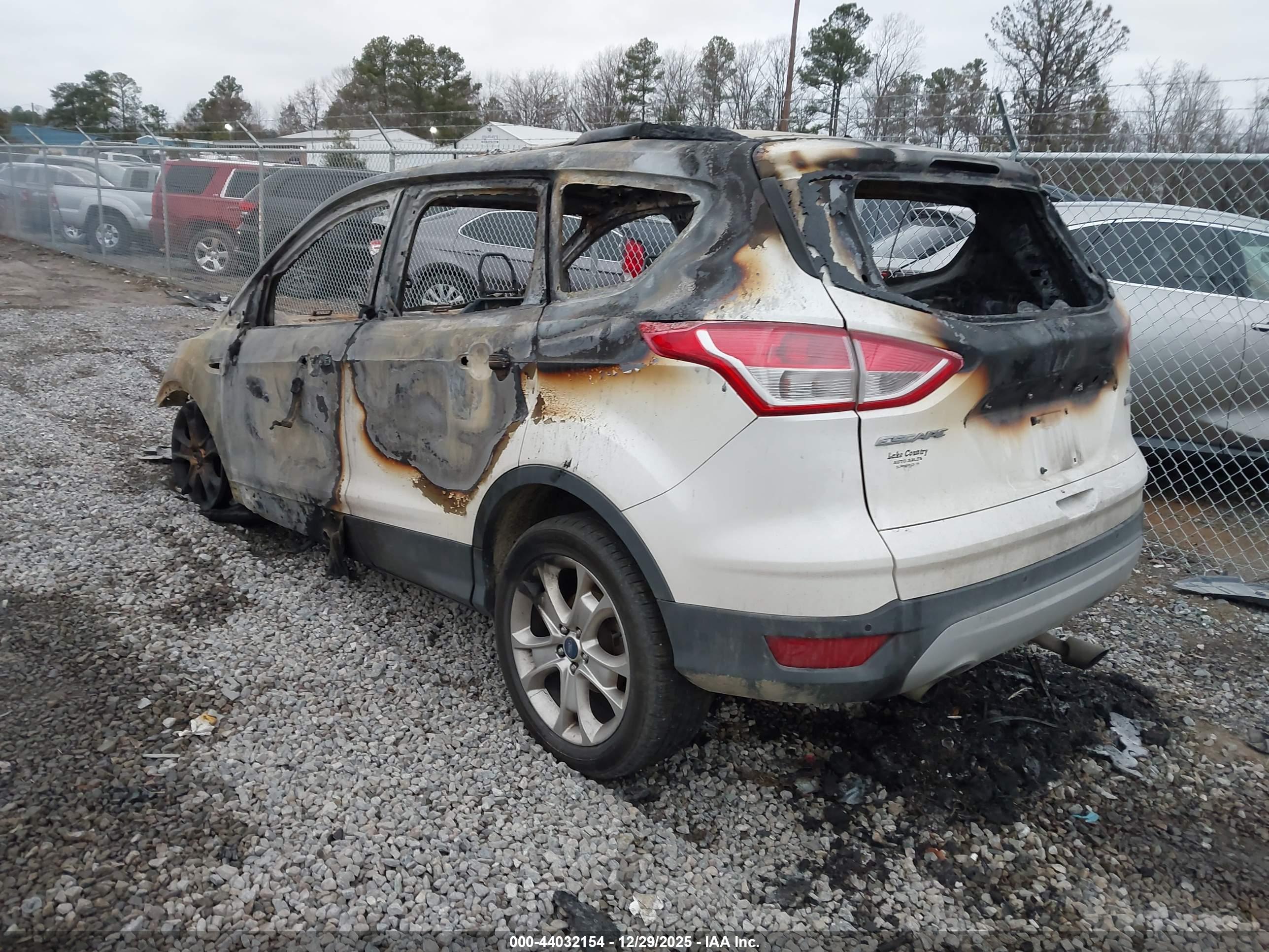 FORD ESCAPE image 3
