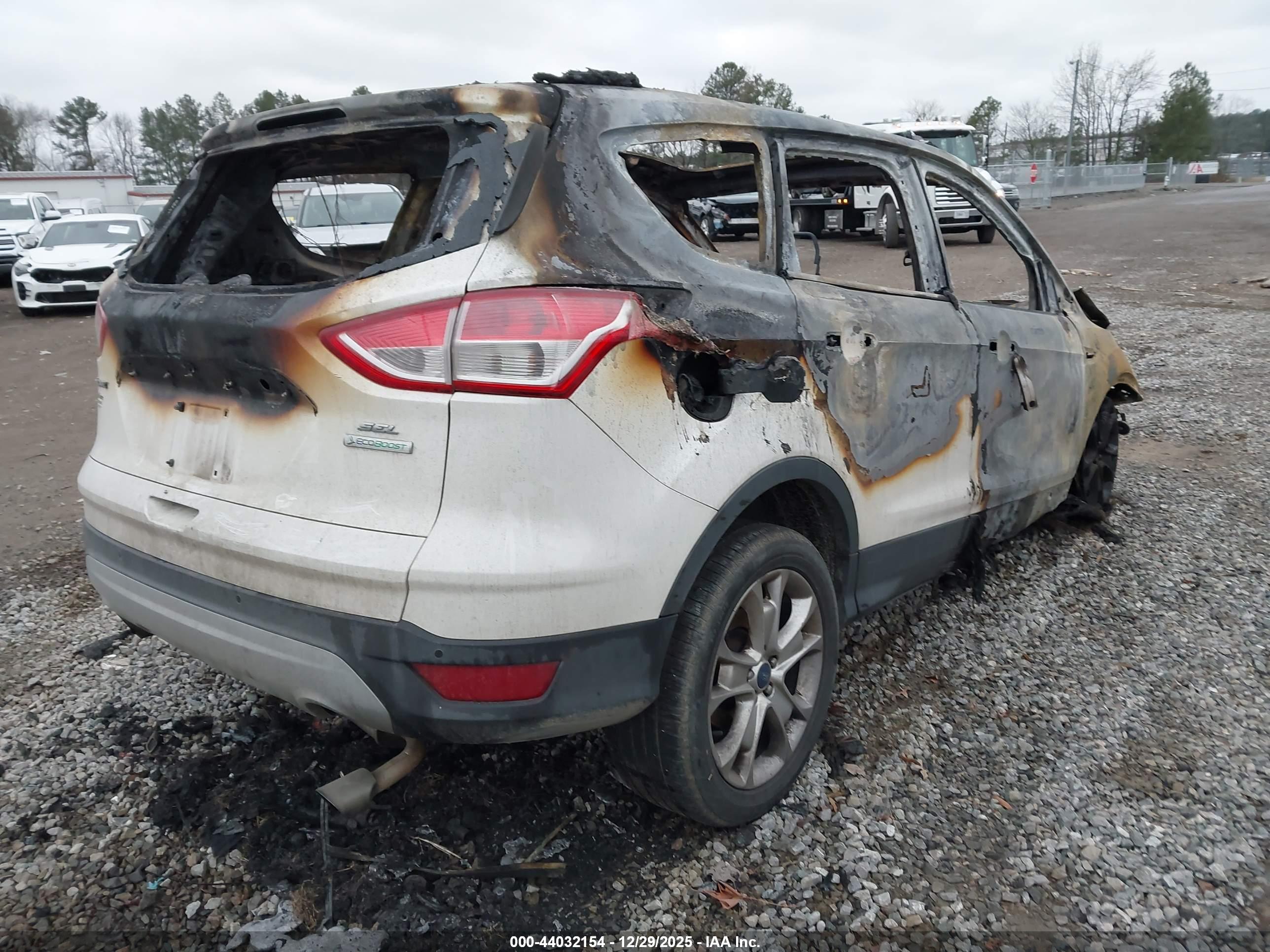 FORD ESCAPE image 4