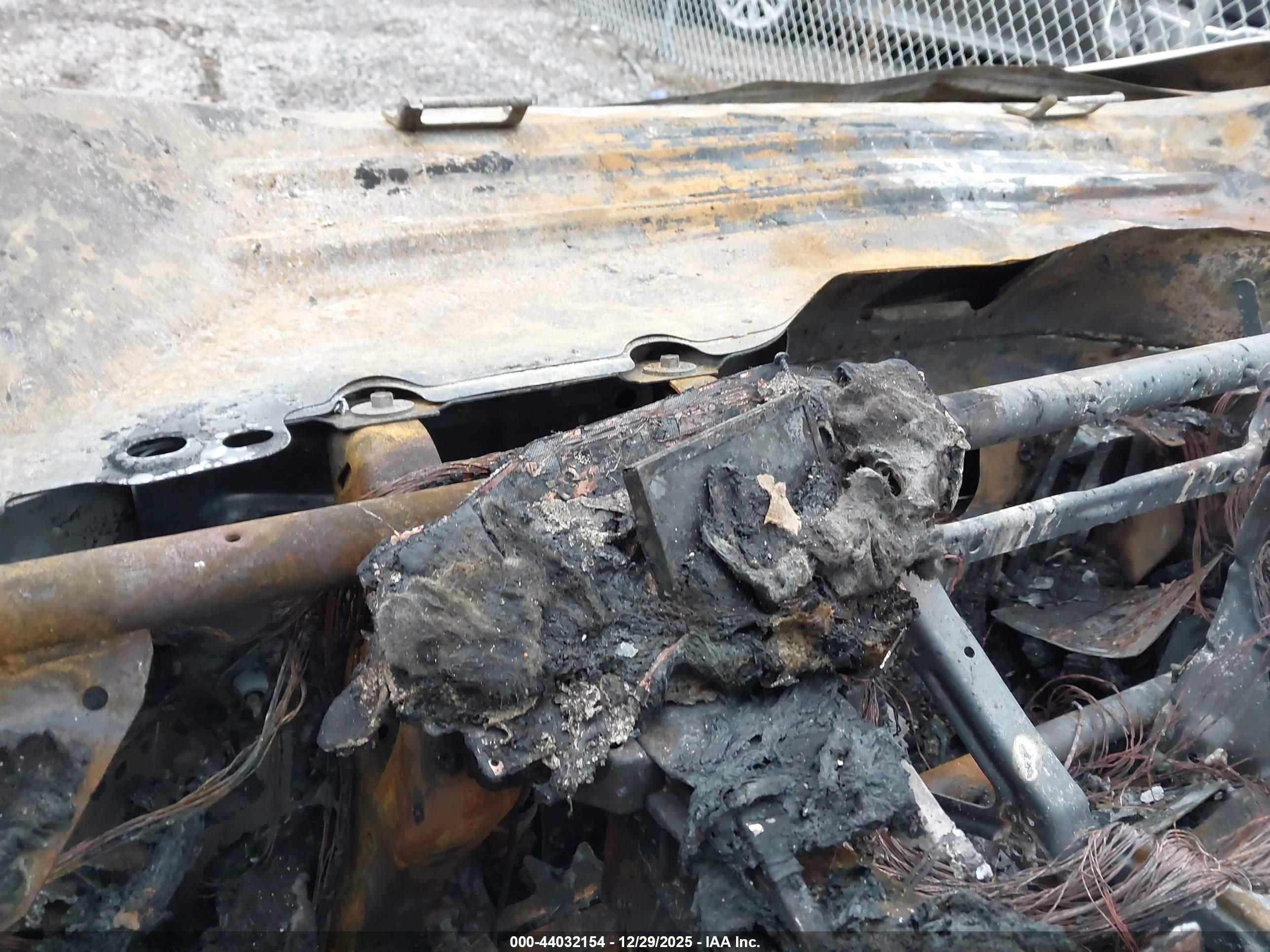 FORD ESCAPE image 7