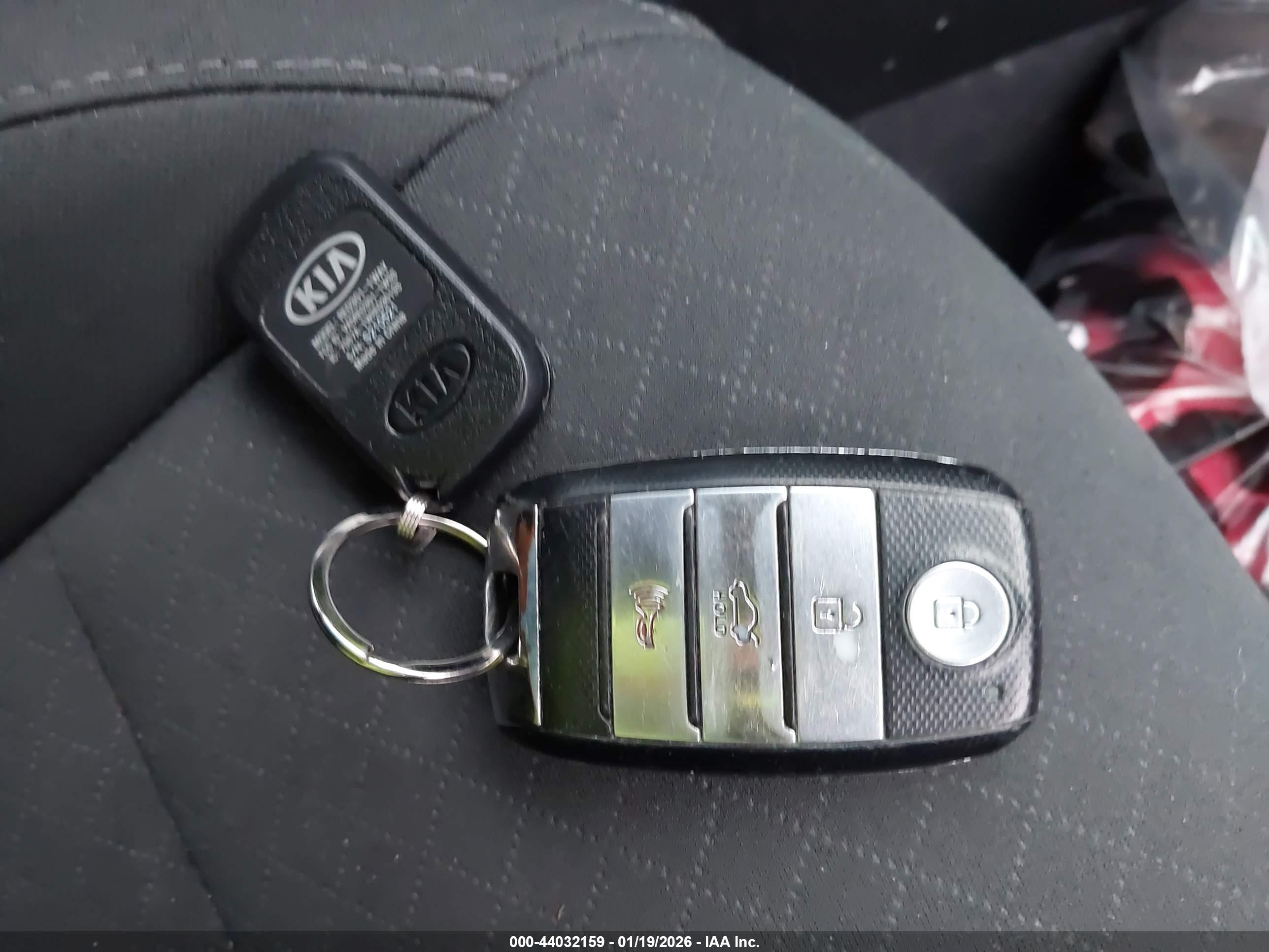 KIA SORENTO image 11