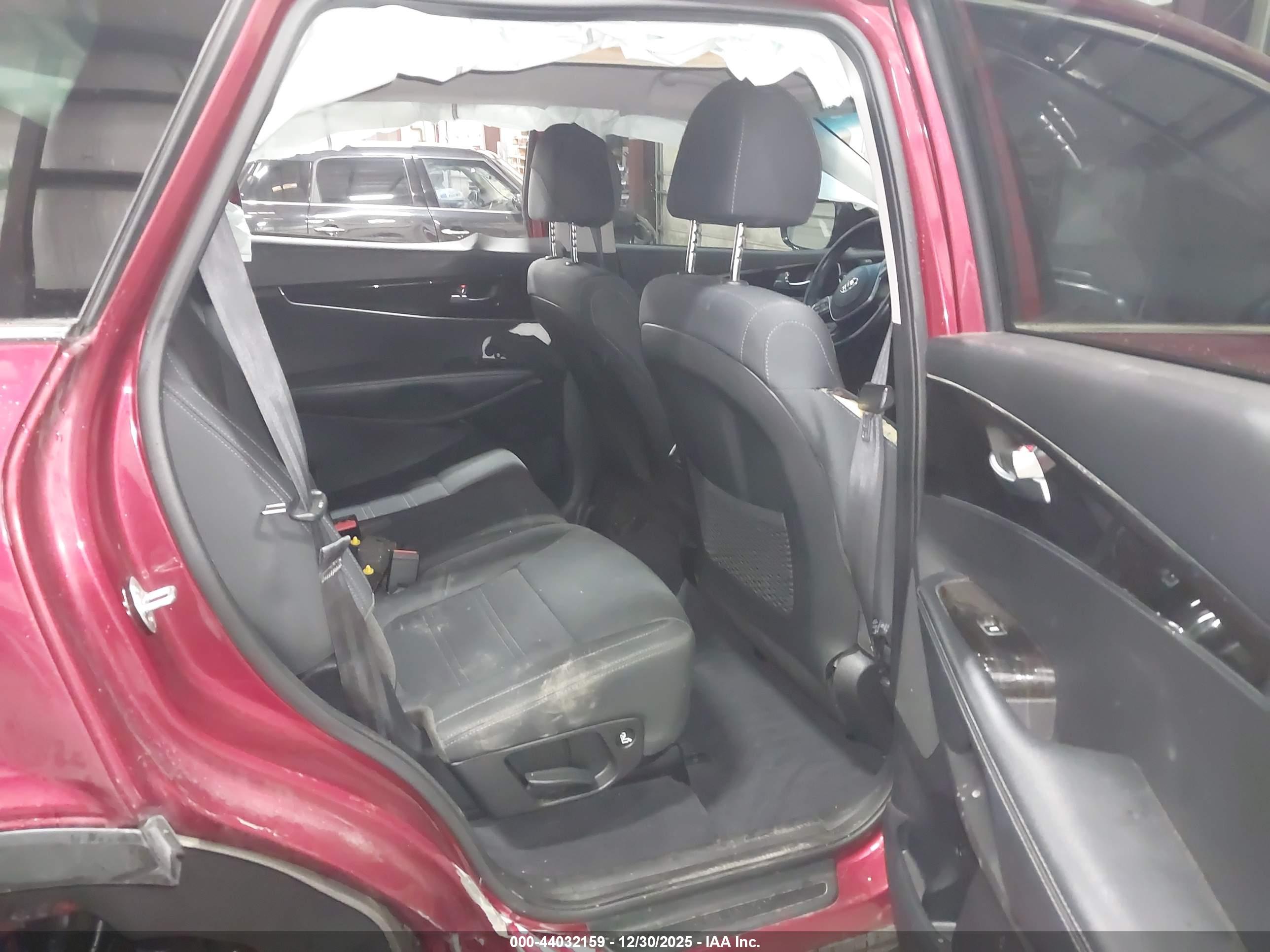KIA SORENTO image 8