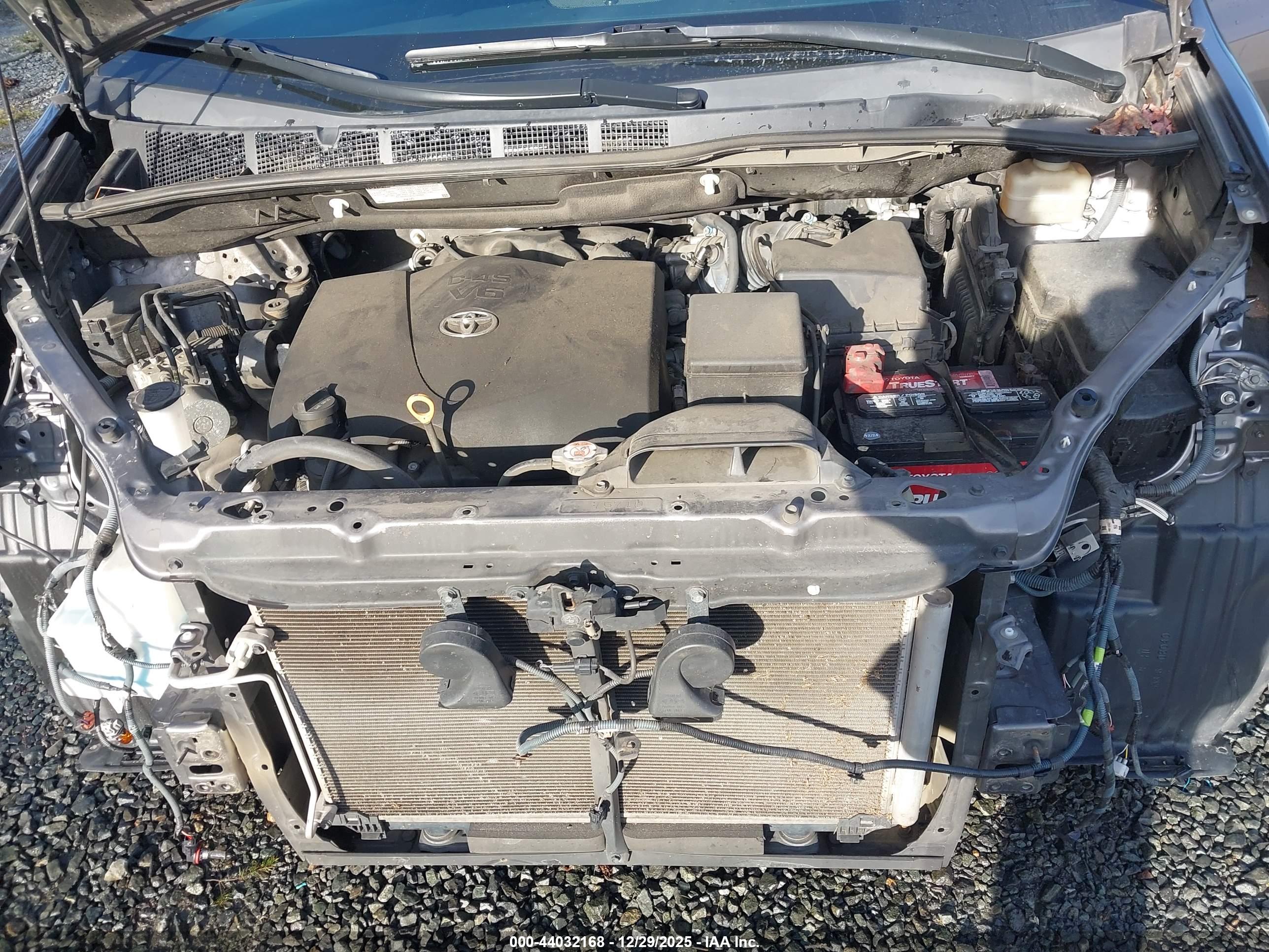 TOYOTA SIENNA image 10