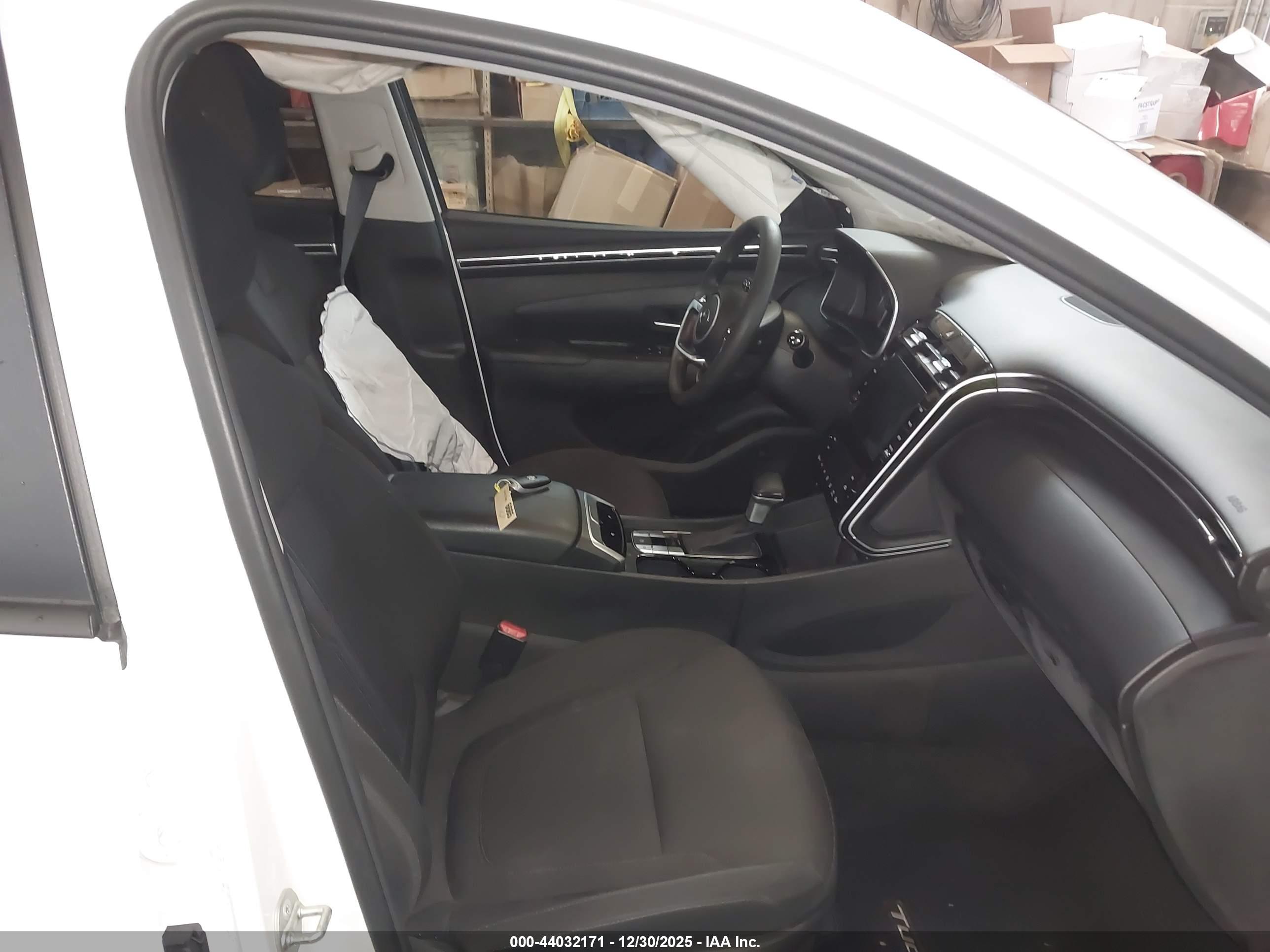 HYUNDAI TUCSON image 5