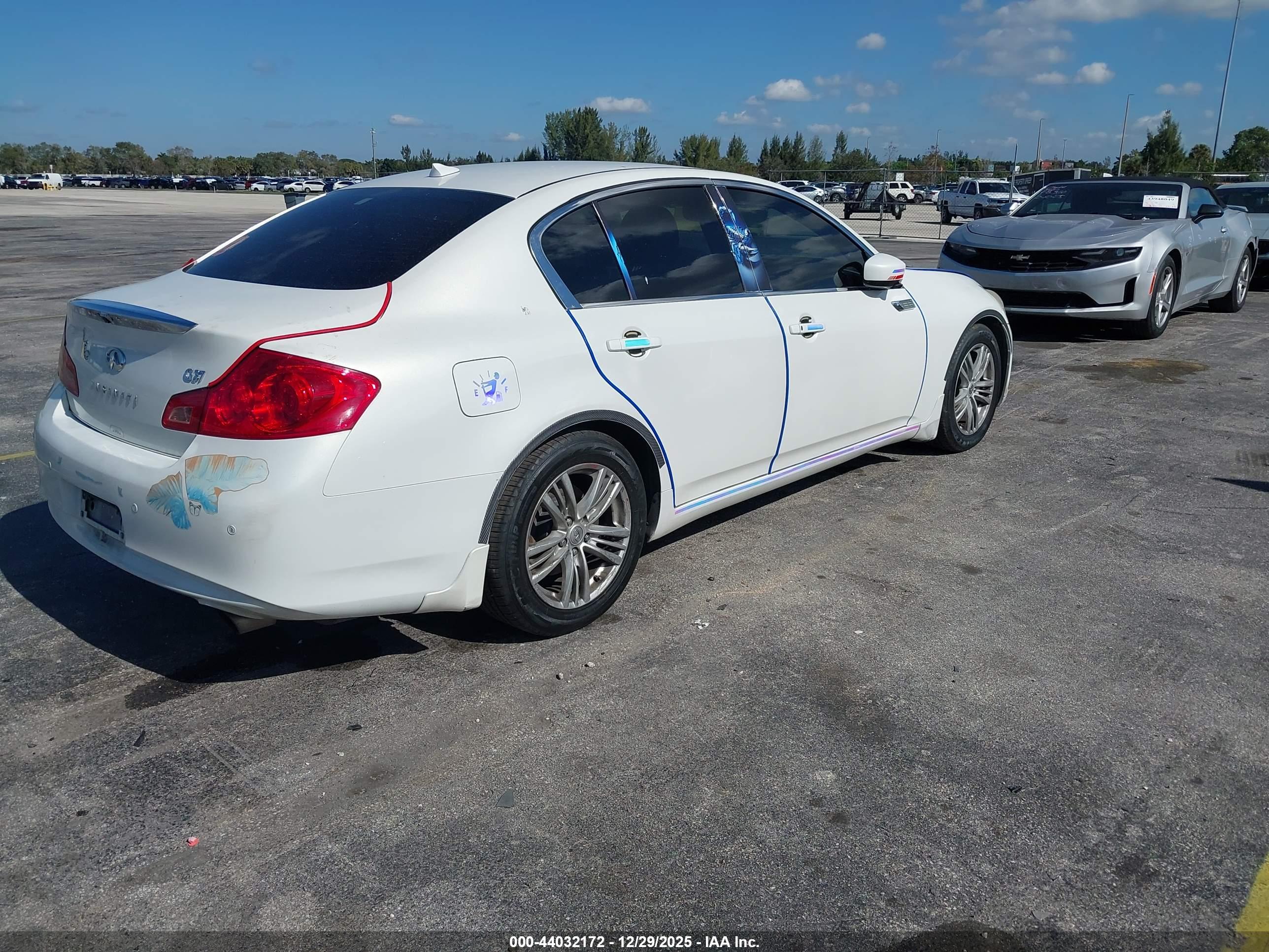 INFINITI G37 image 4