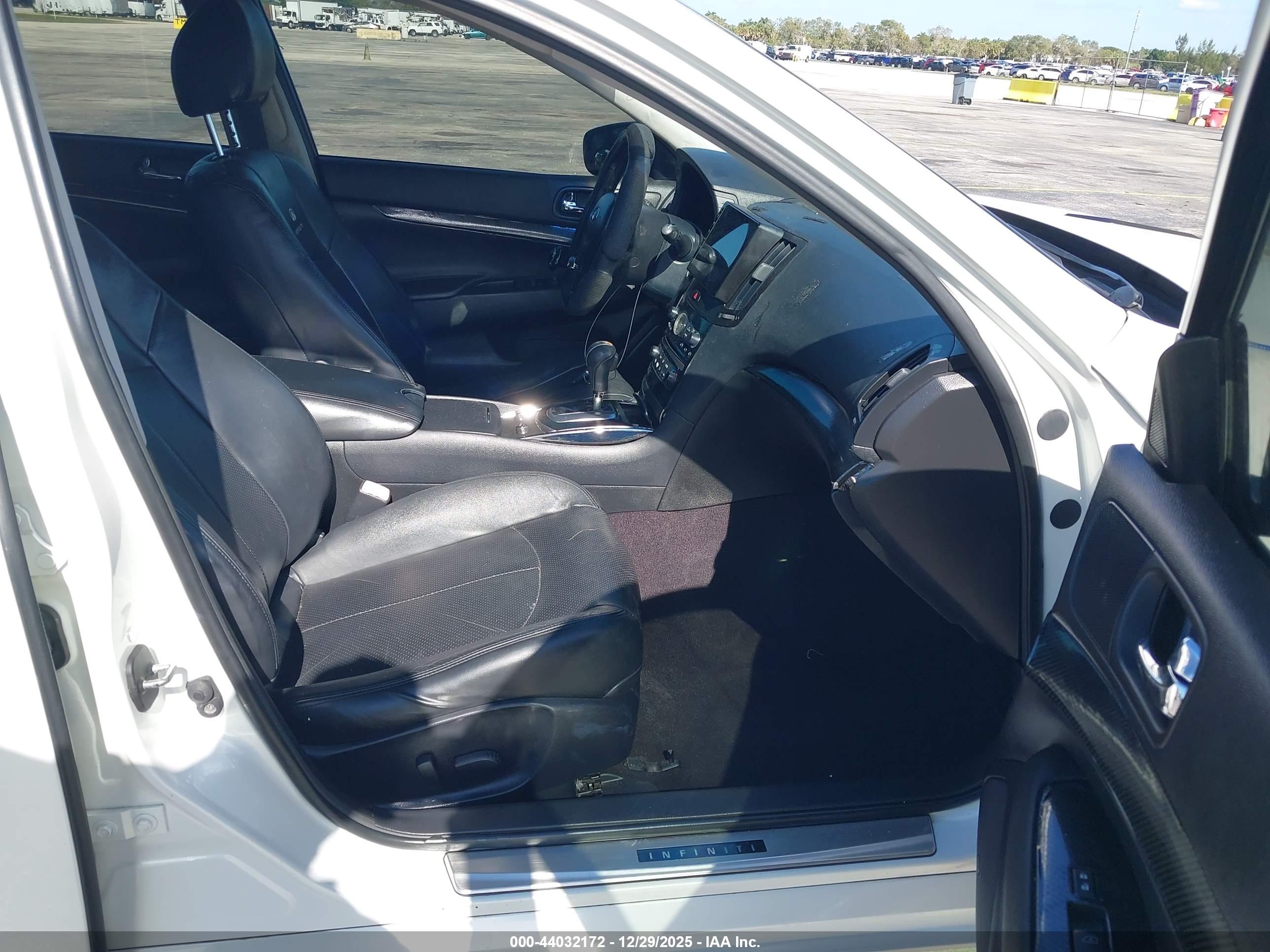 INFINITI G37 image 5