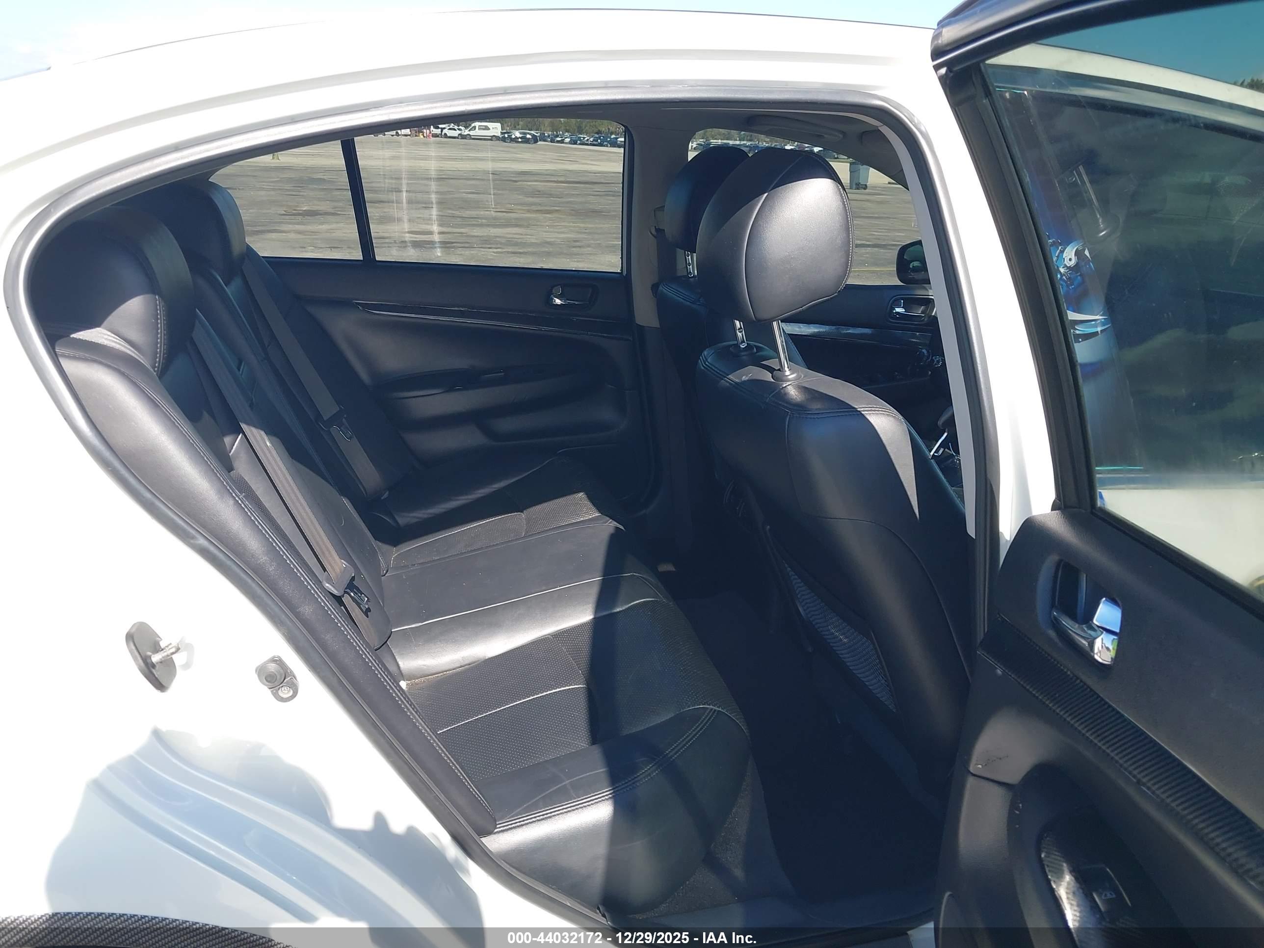 INFINITI G37 image 8