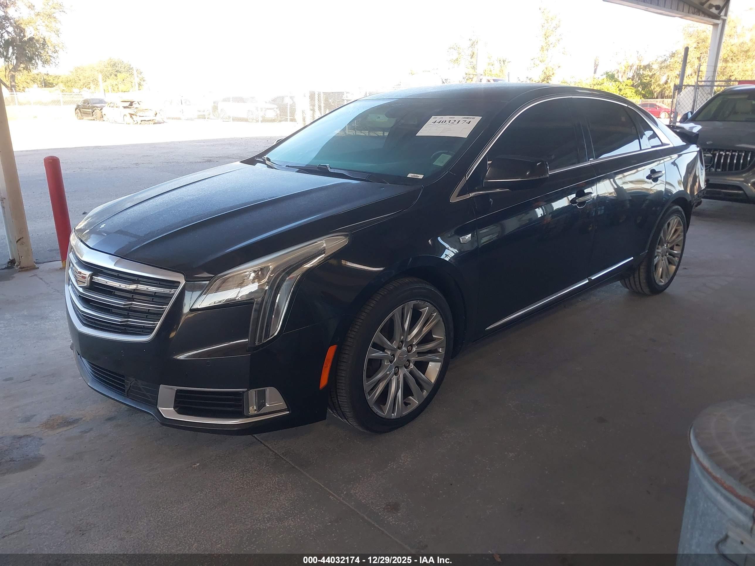 CADILLAC XTS image 2