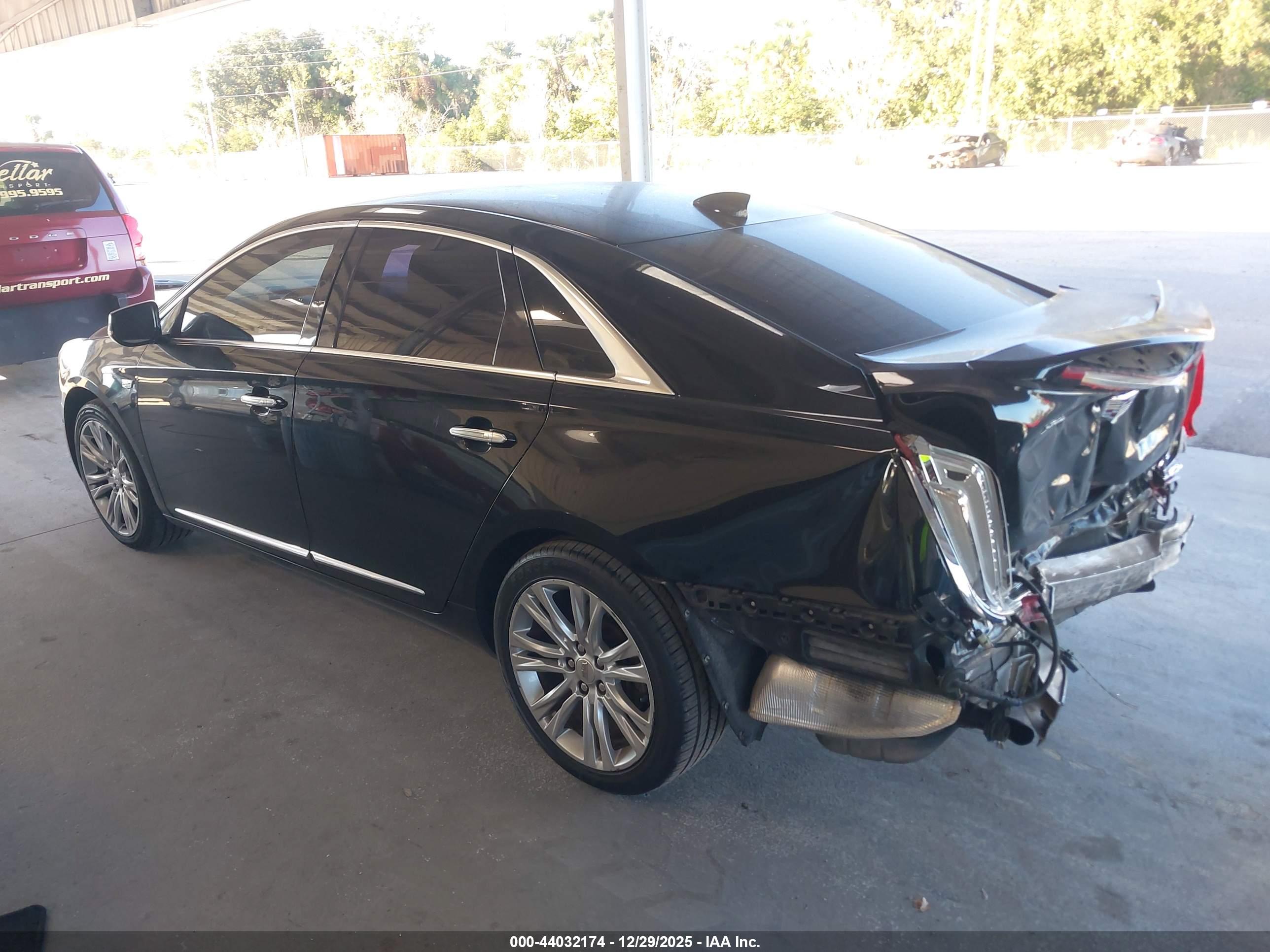 CADILLAC XTS image 3