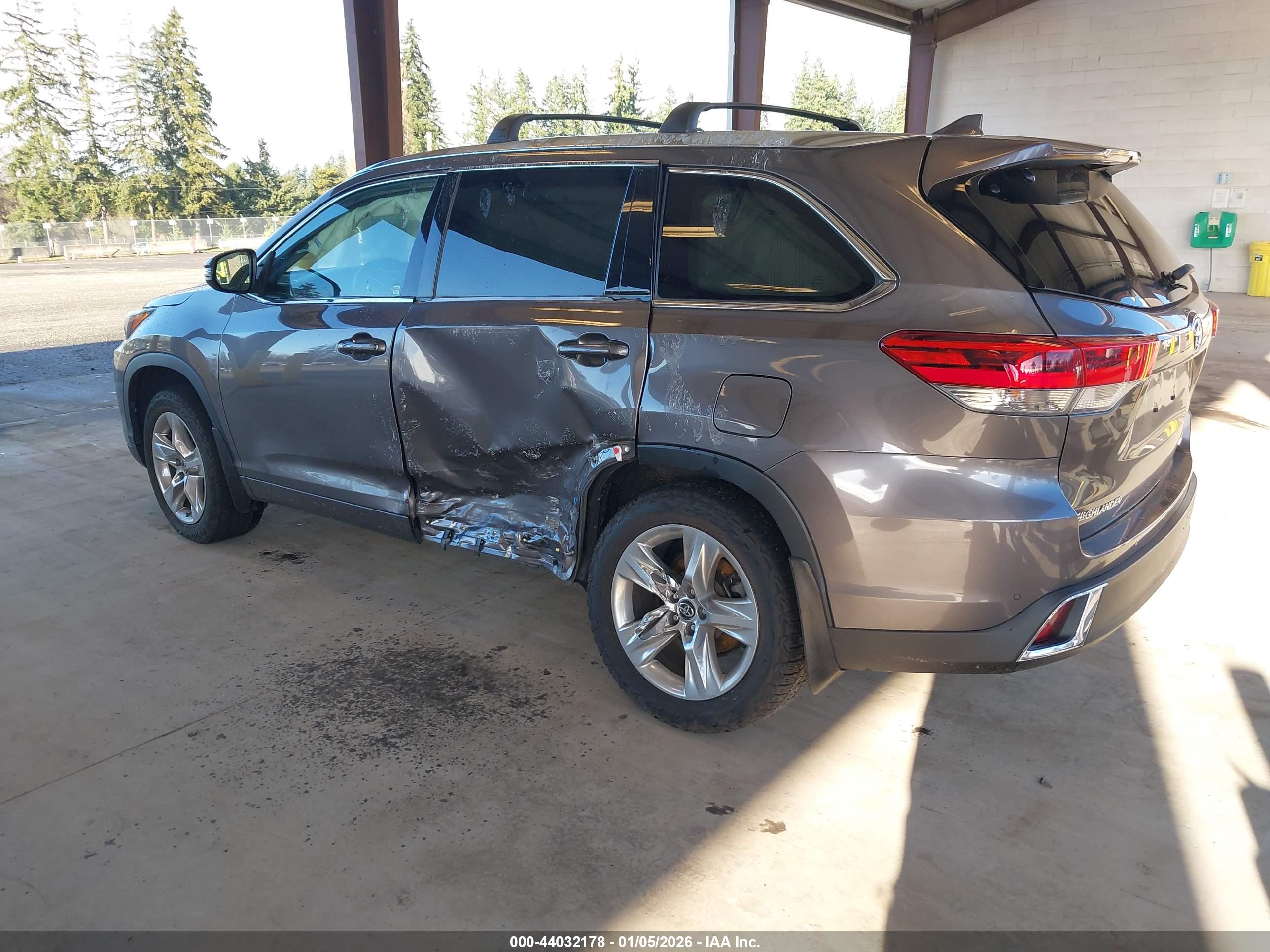 TOYOTA HIGHLANDER image 3