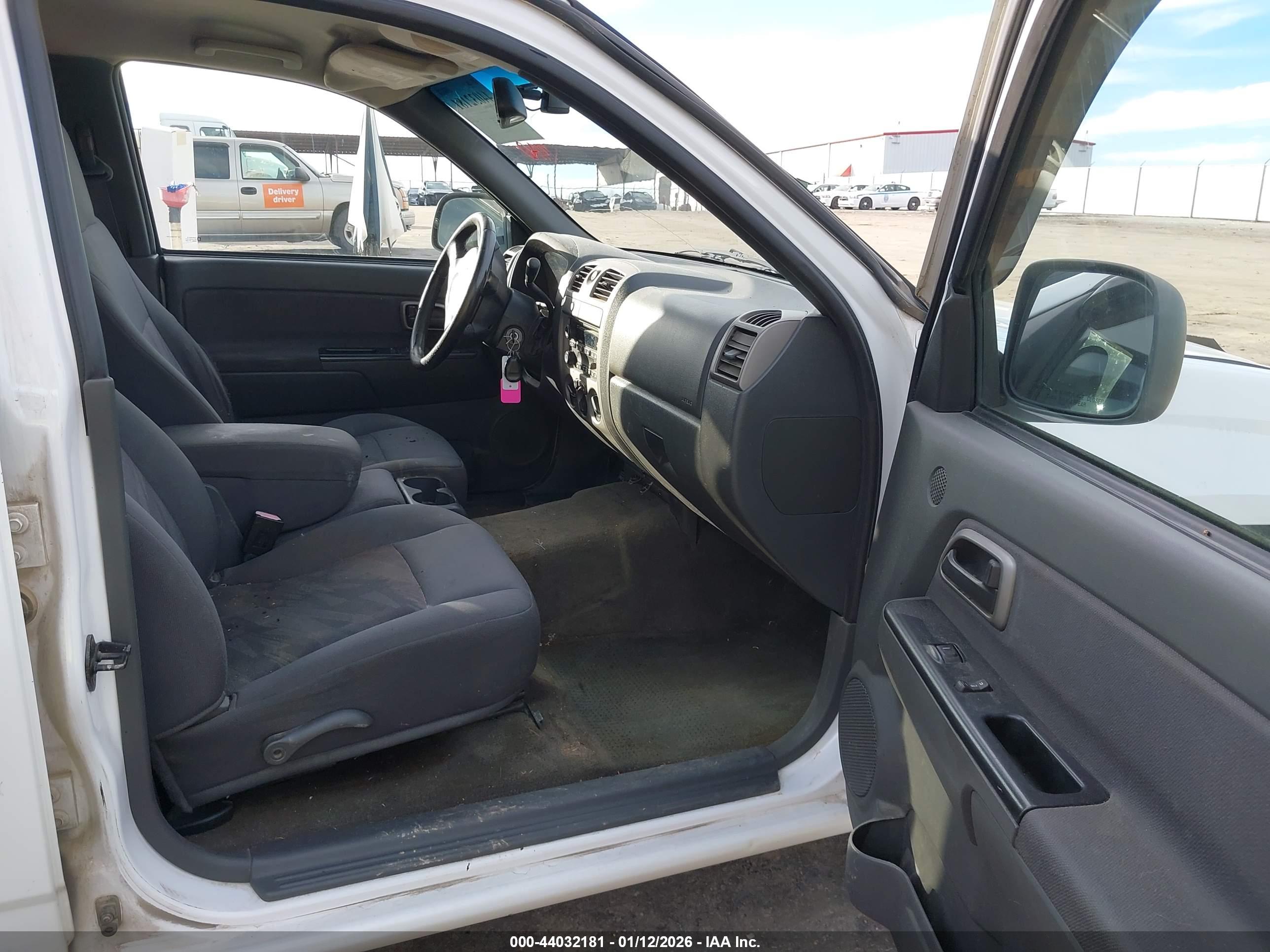 CHEVROLET COLORADO image 5