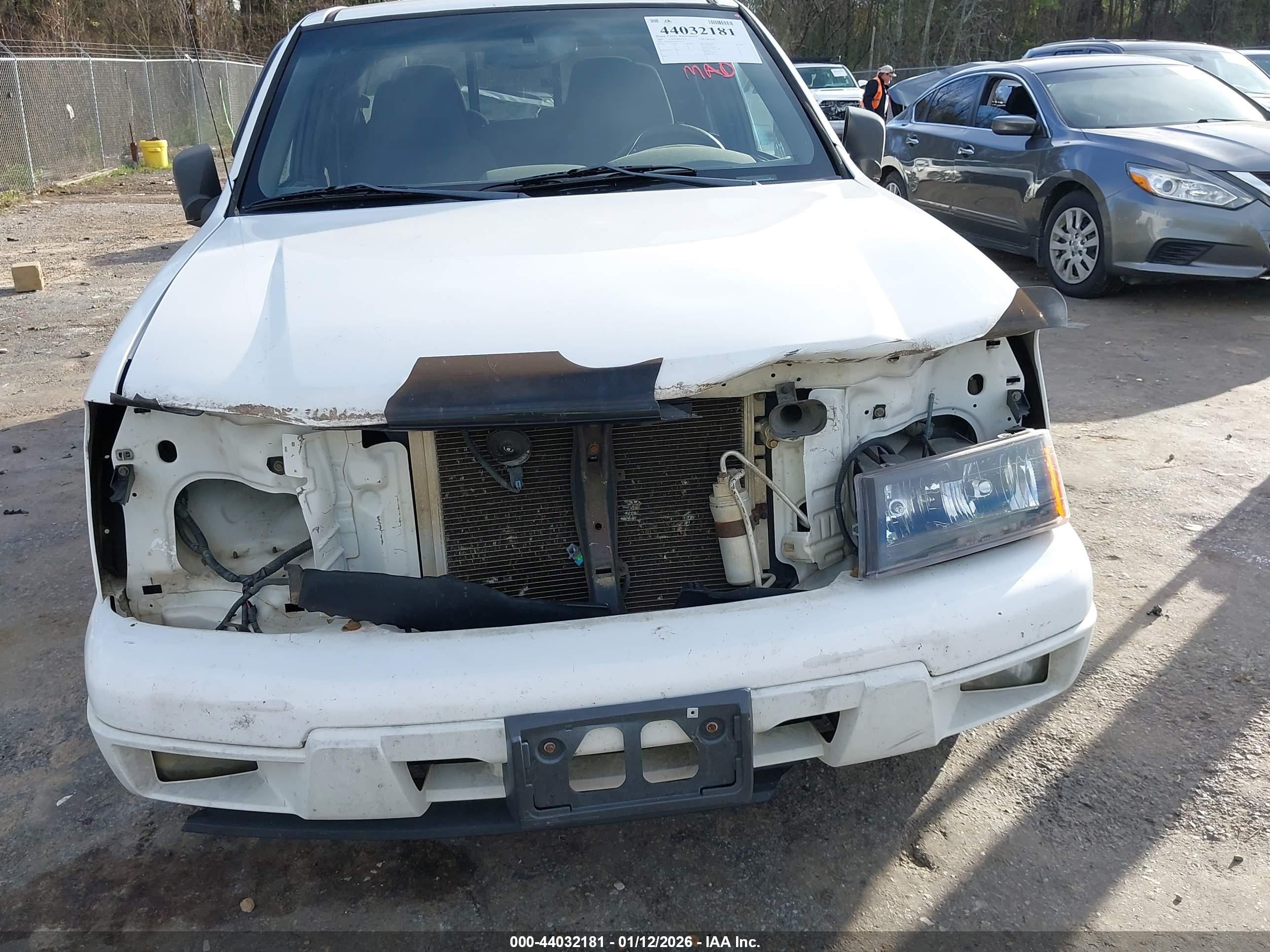CHEVROLET COLORADO image 6