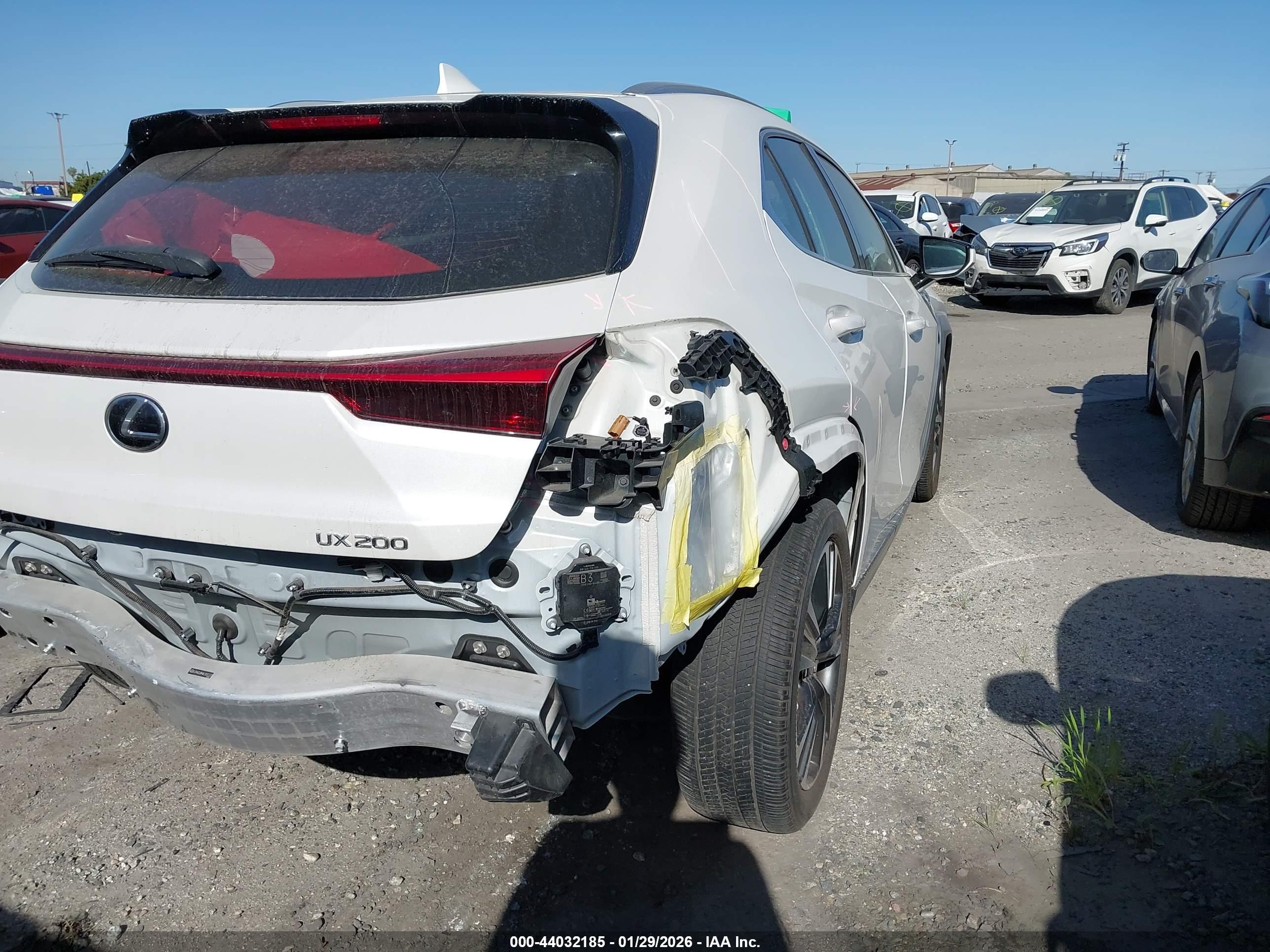 LEXUS UX image 4