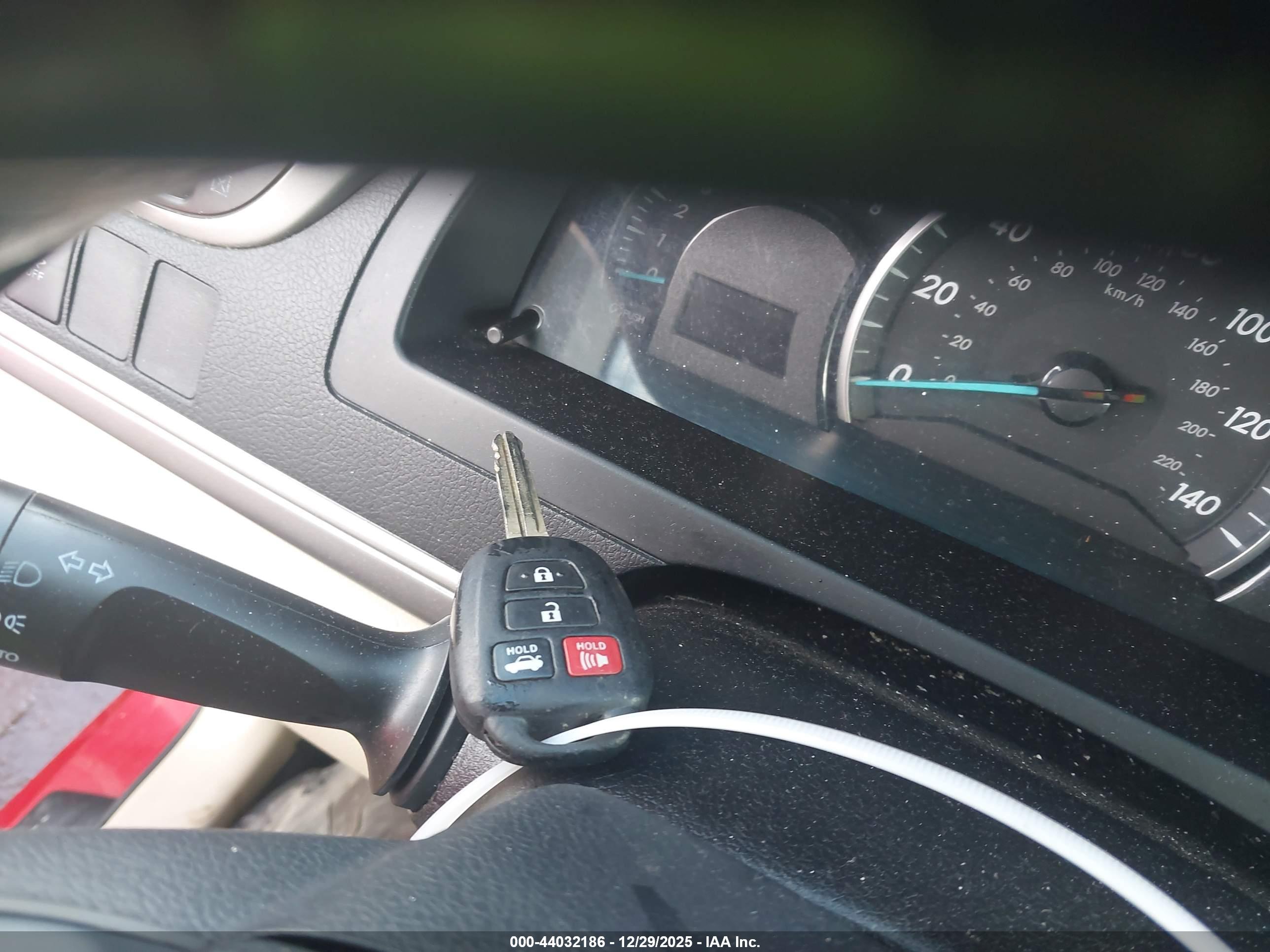 TOYOTA CAMRY image 11