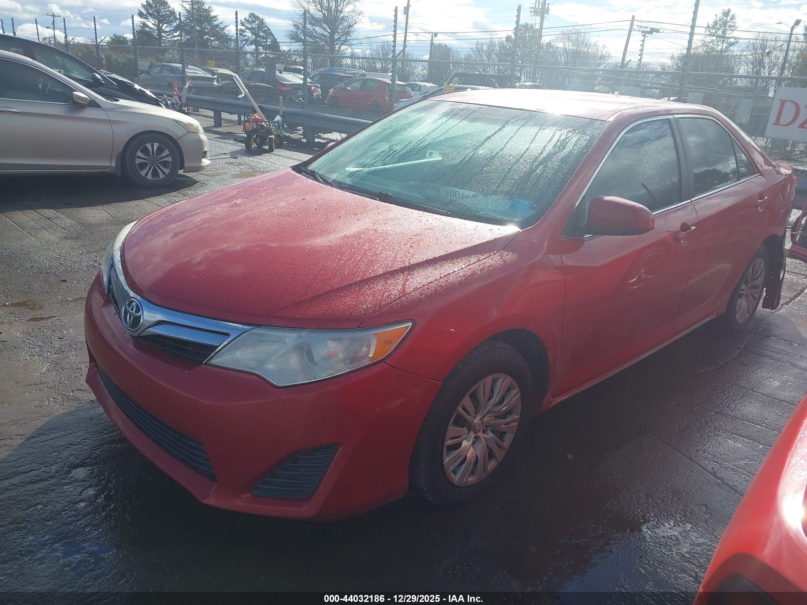 TOYOTA CAMRY image 2