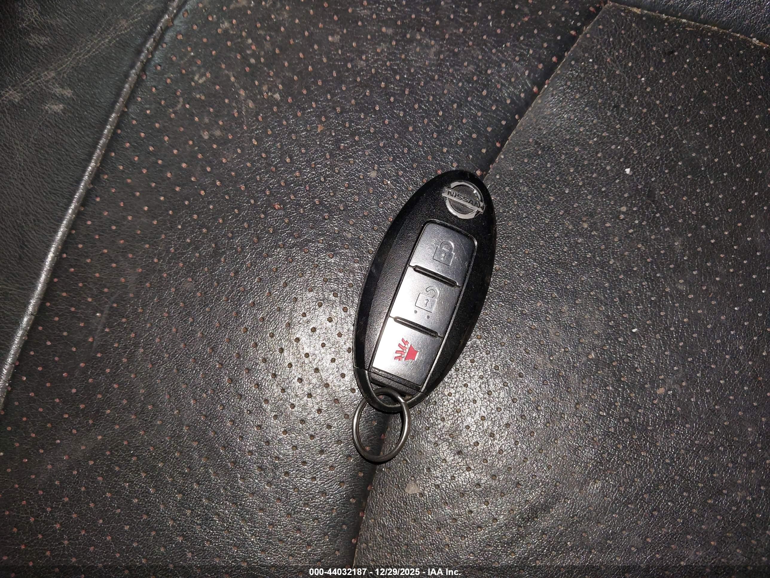 NISSAN ROGUE image 11