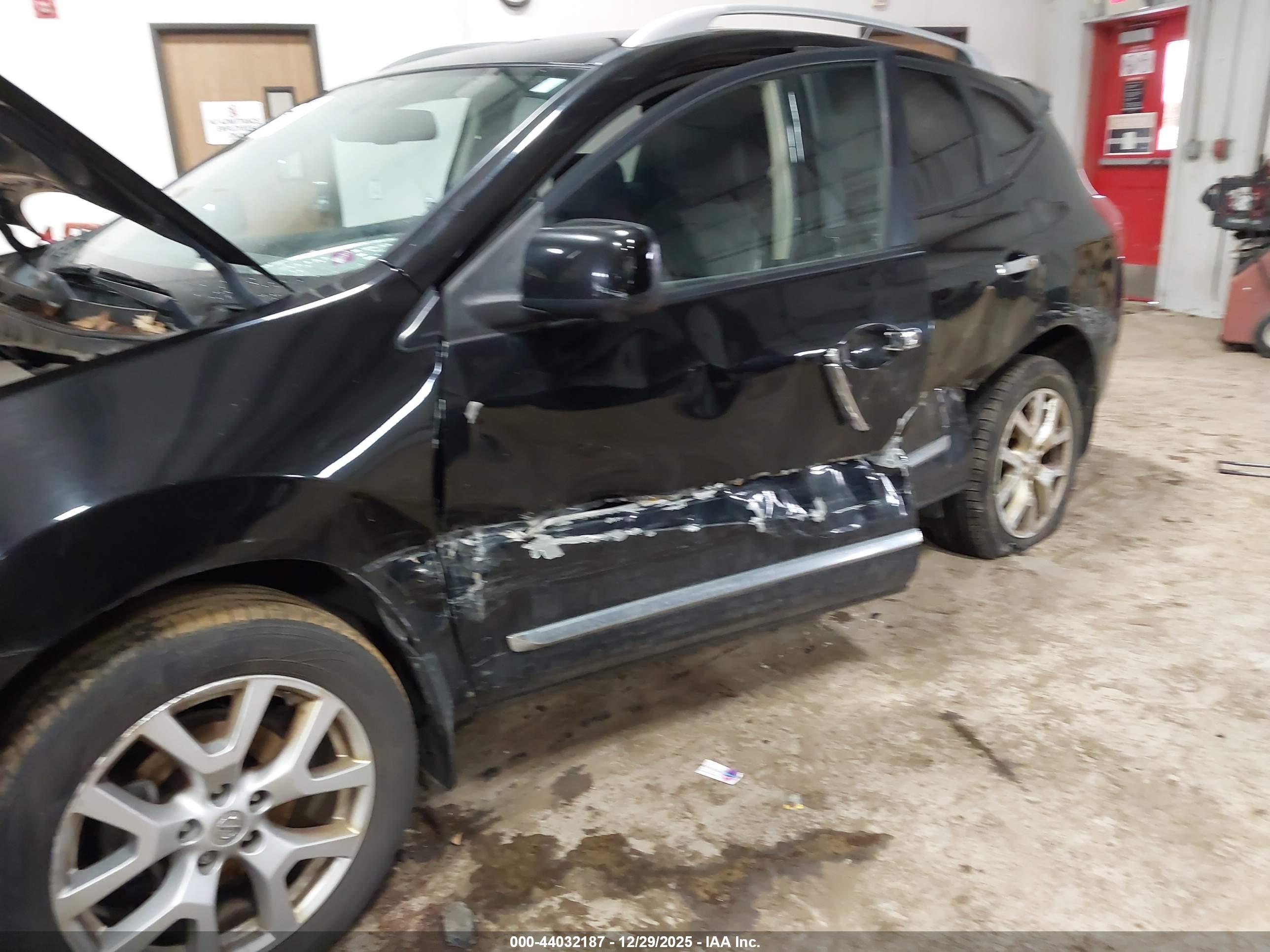 NISSAN ROGUE image 6