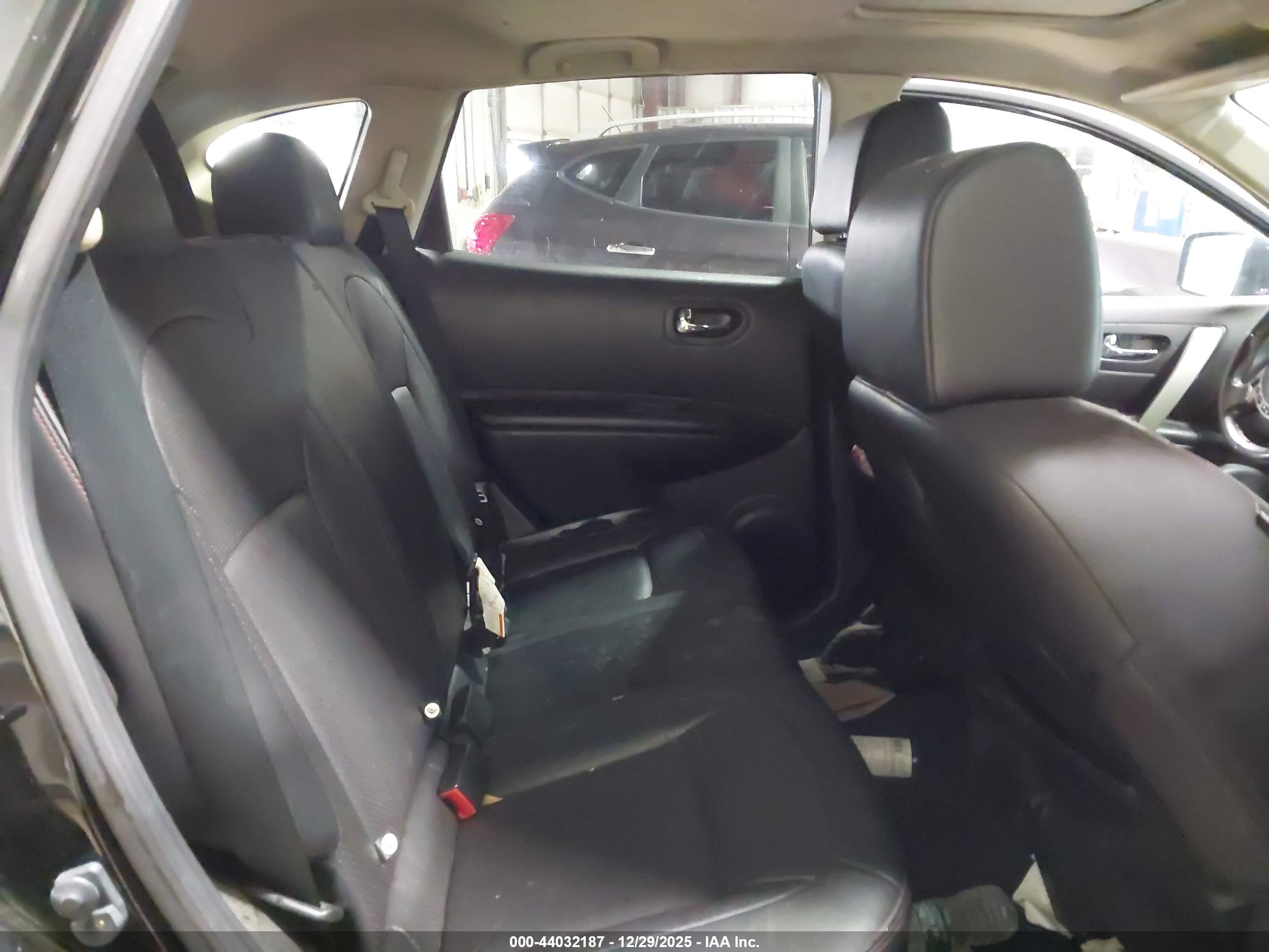 NISSAN ROGUE image 8