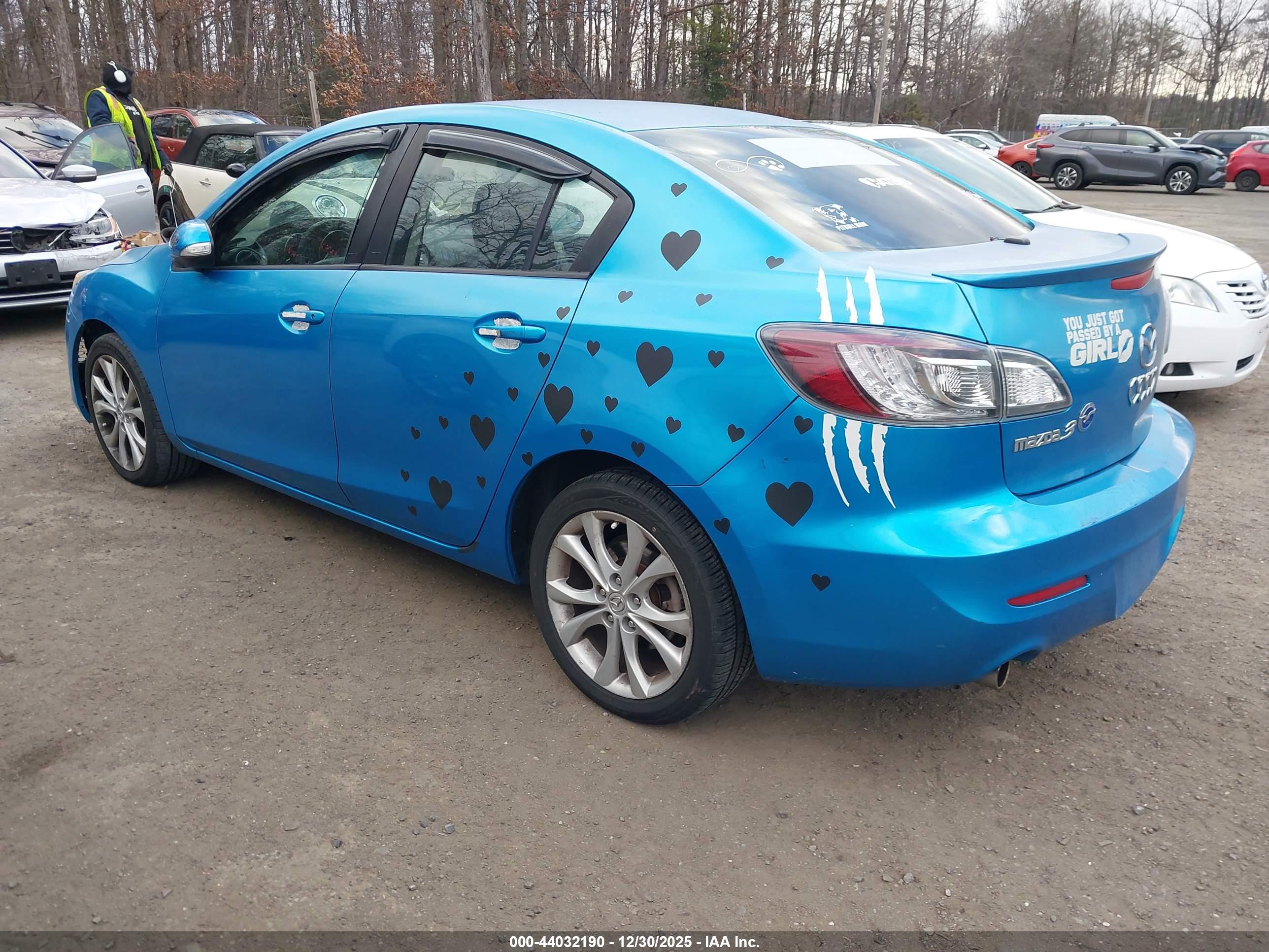 MAZDA MAZDA3 image 3