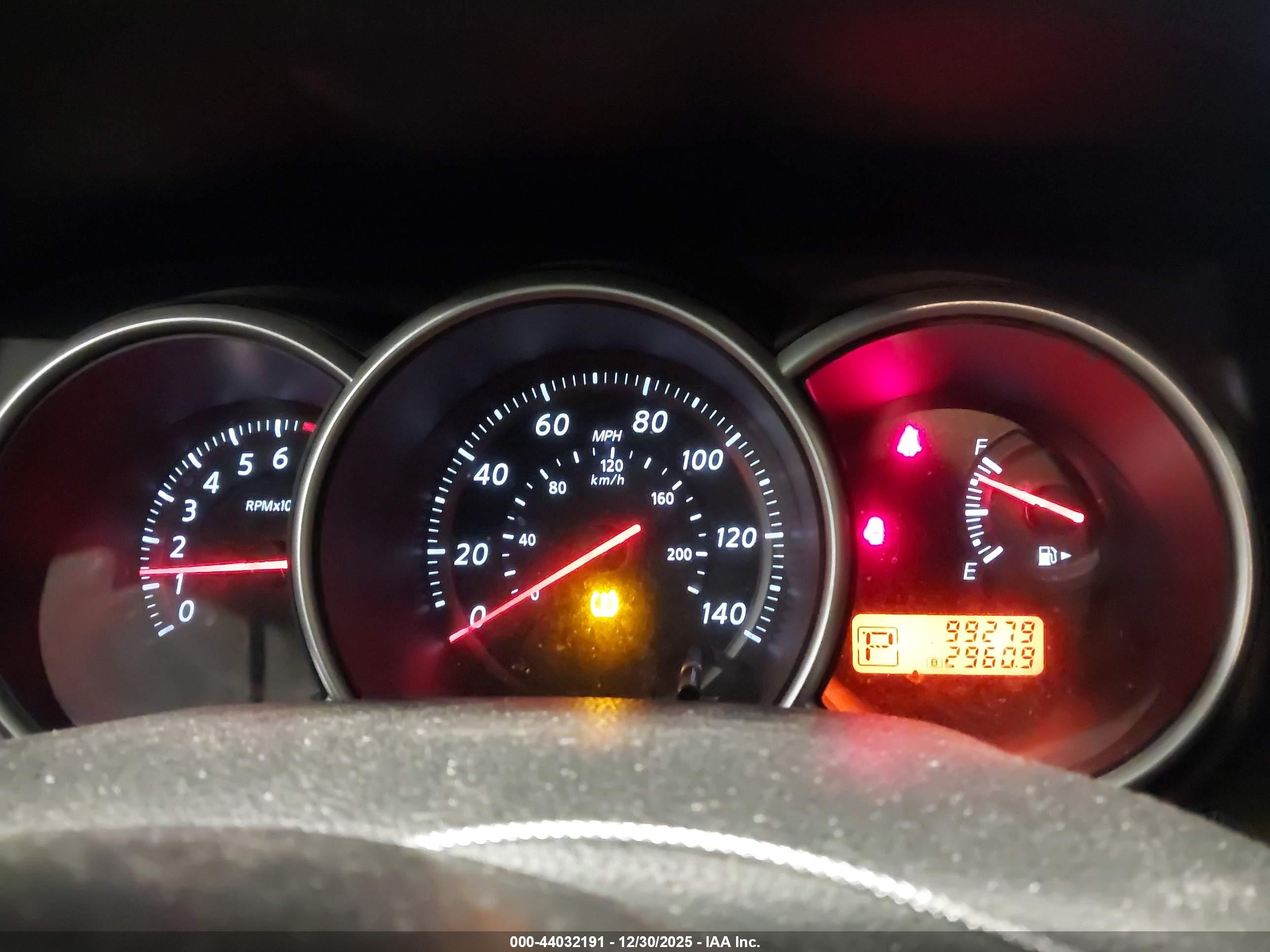 NISSAN VERSA image 7