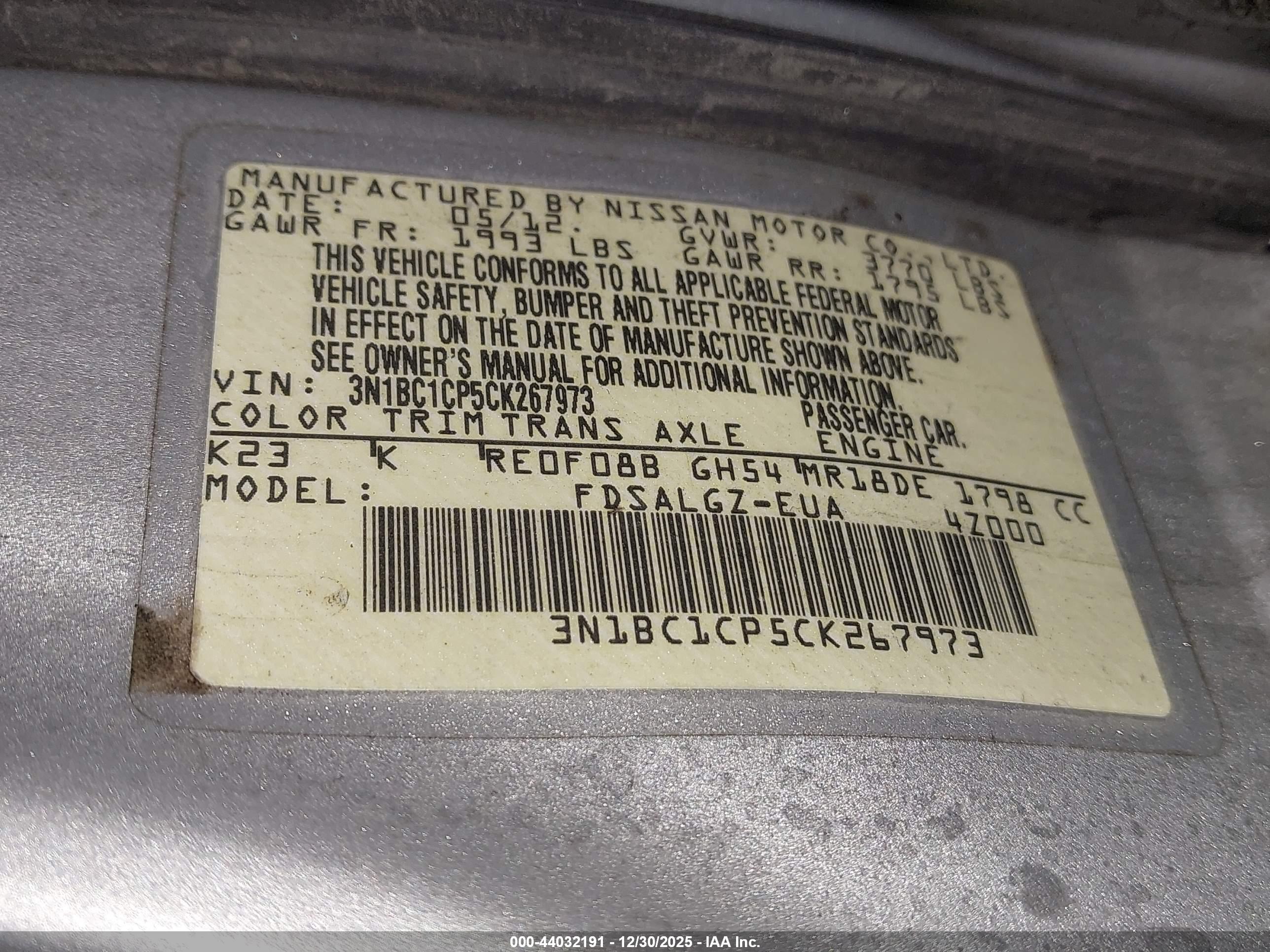 NISSAN VERSA image 9