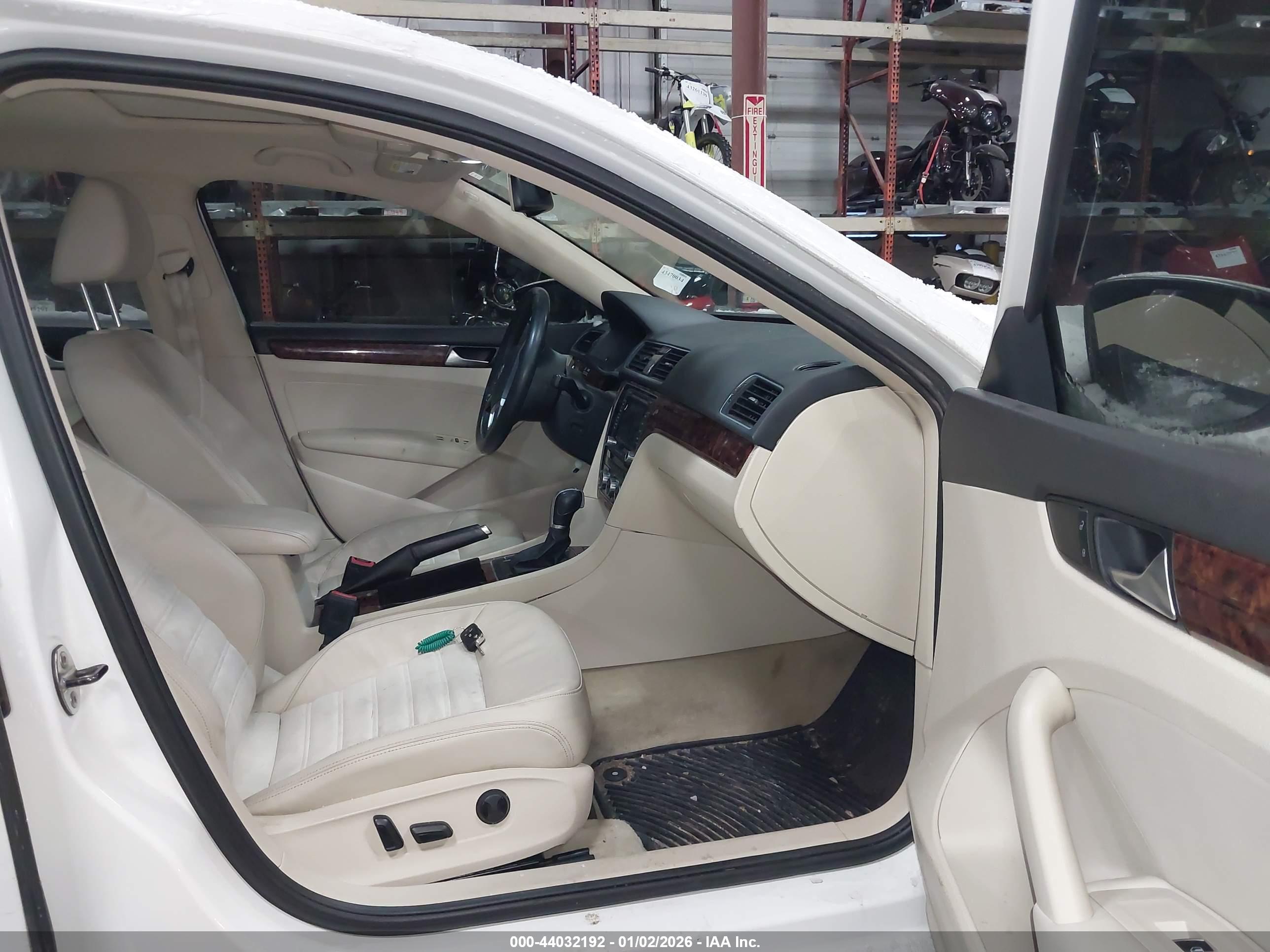 VOLKSWAGEN PASSAT image 5
