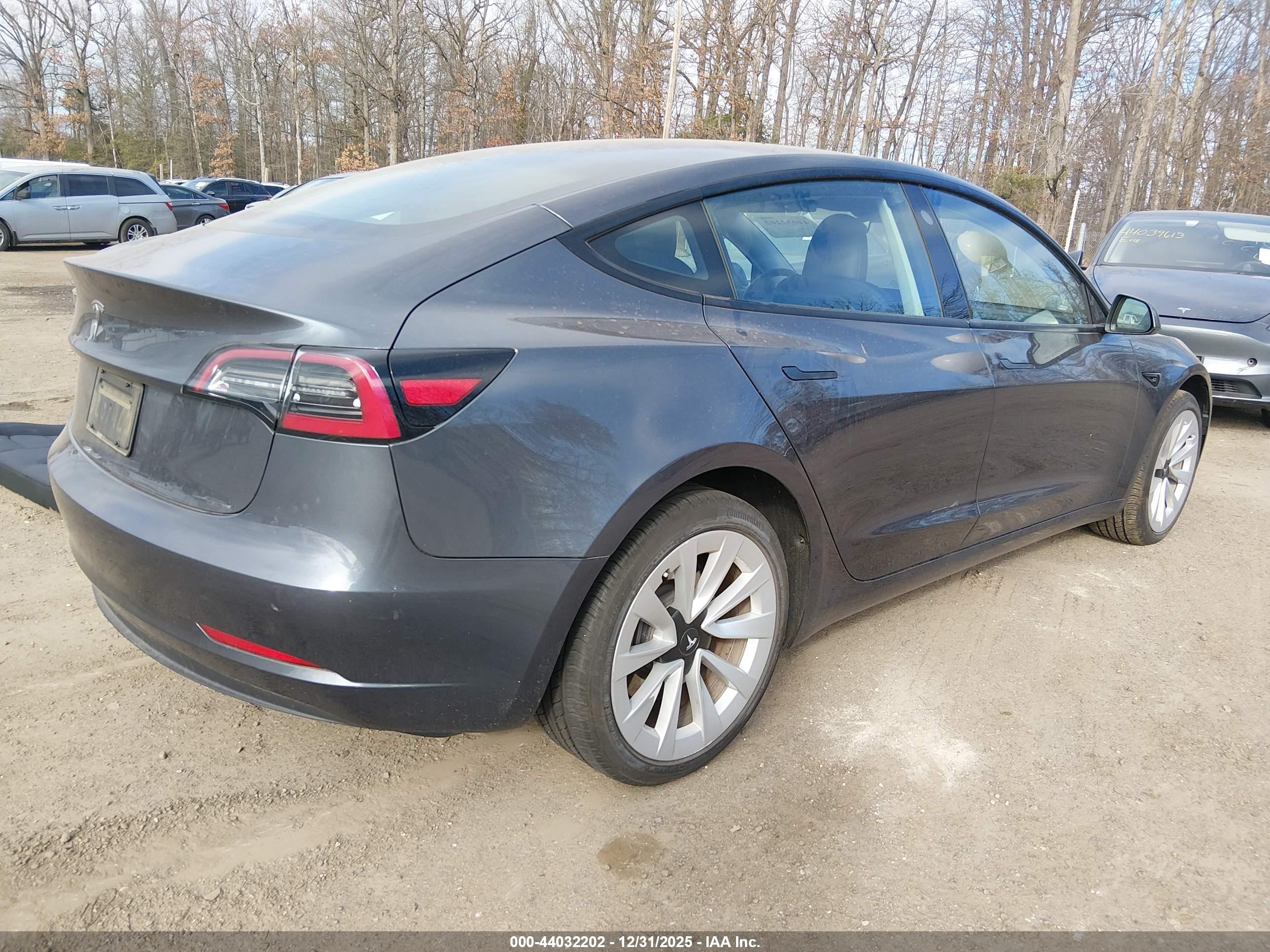 TESLA MODEL image 4