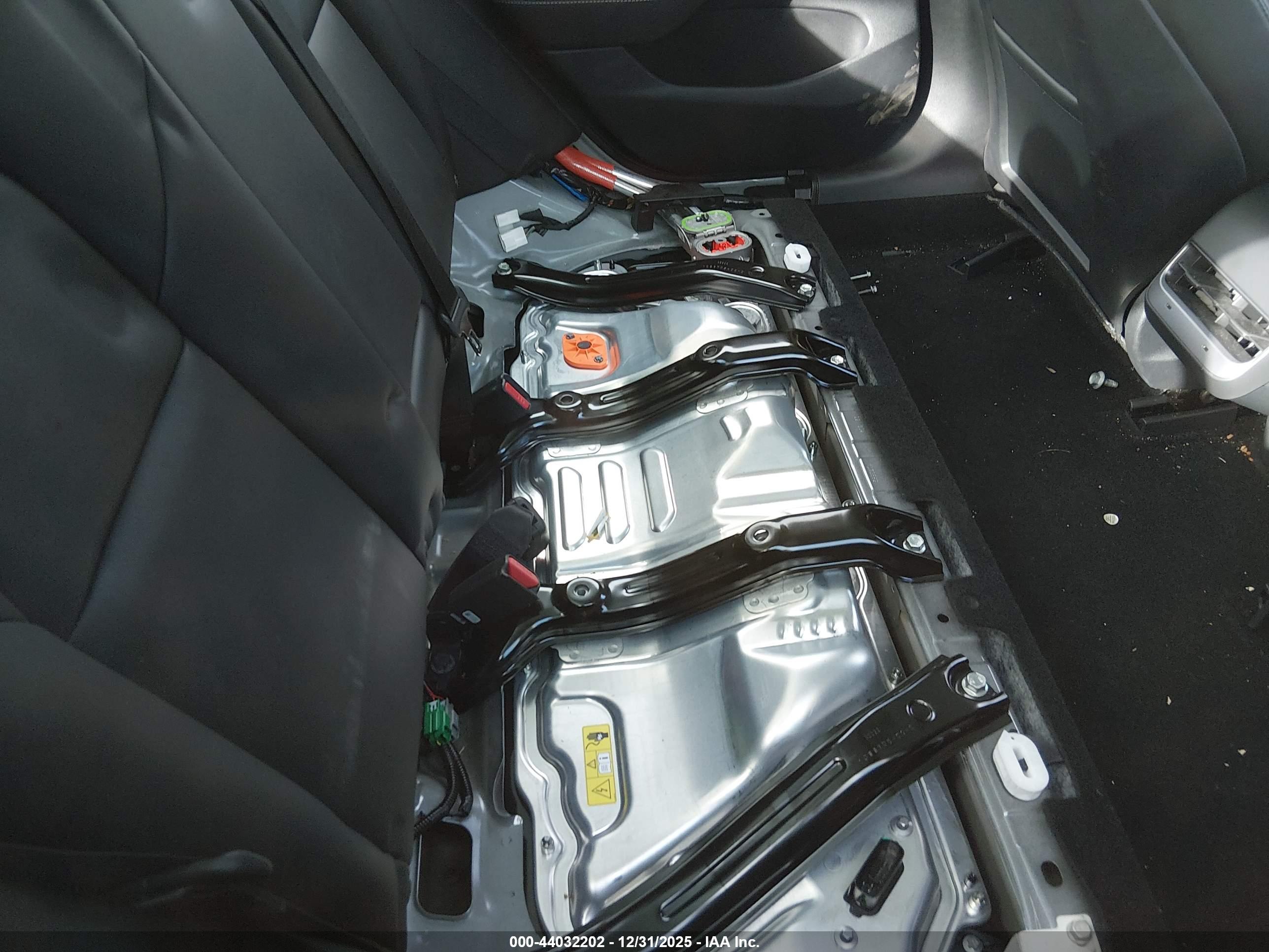 TESLA MODEL image 6