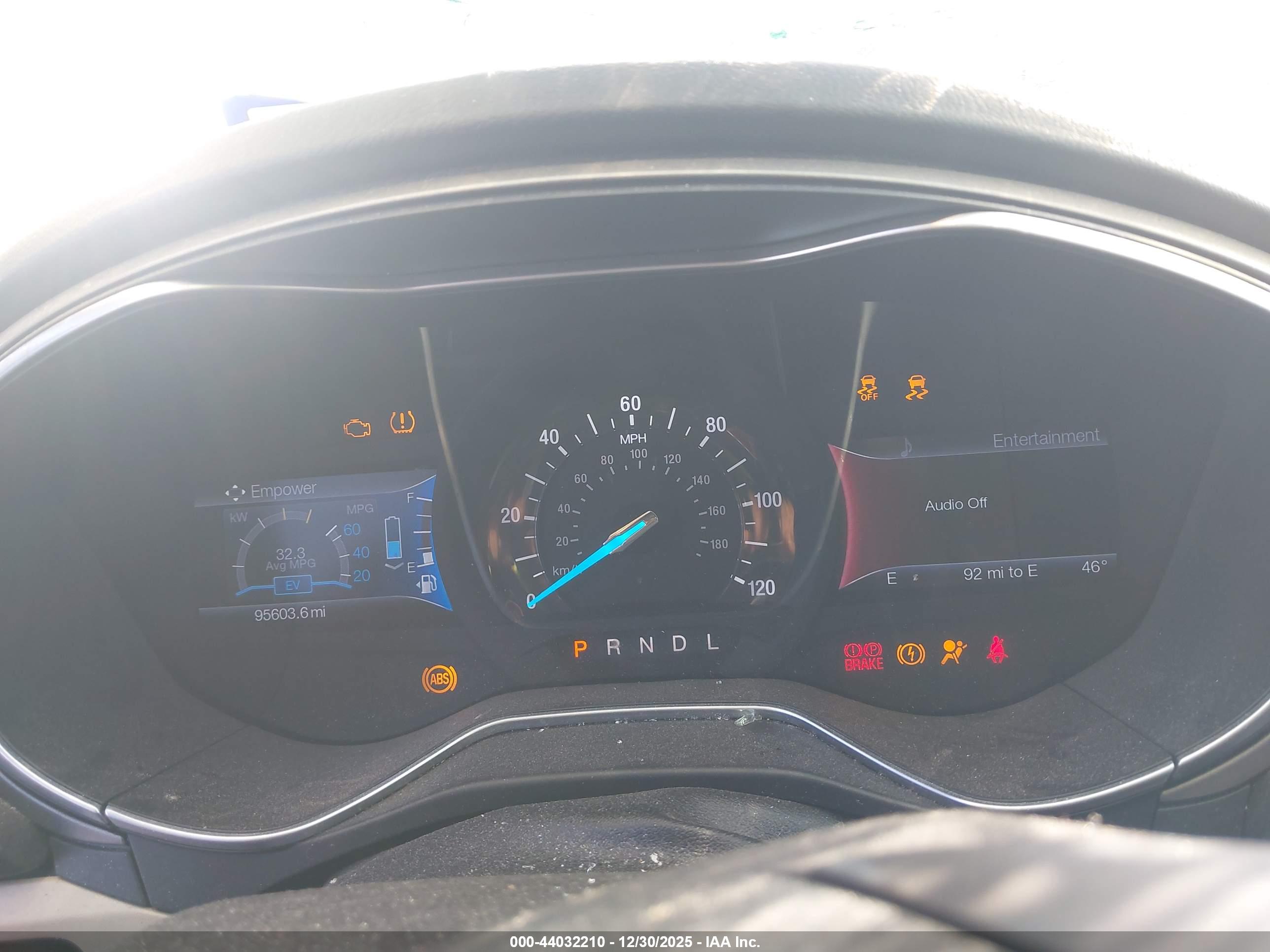 FORD FUSION image 7