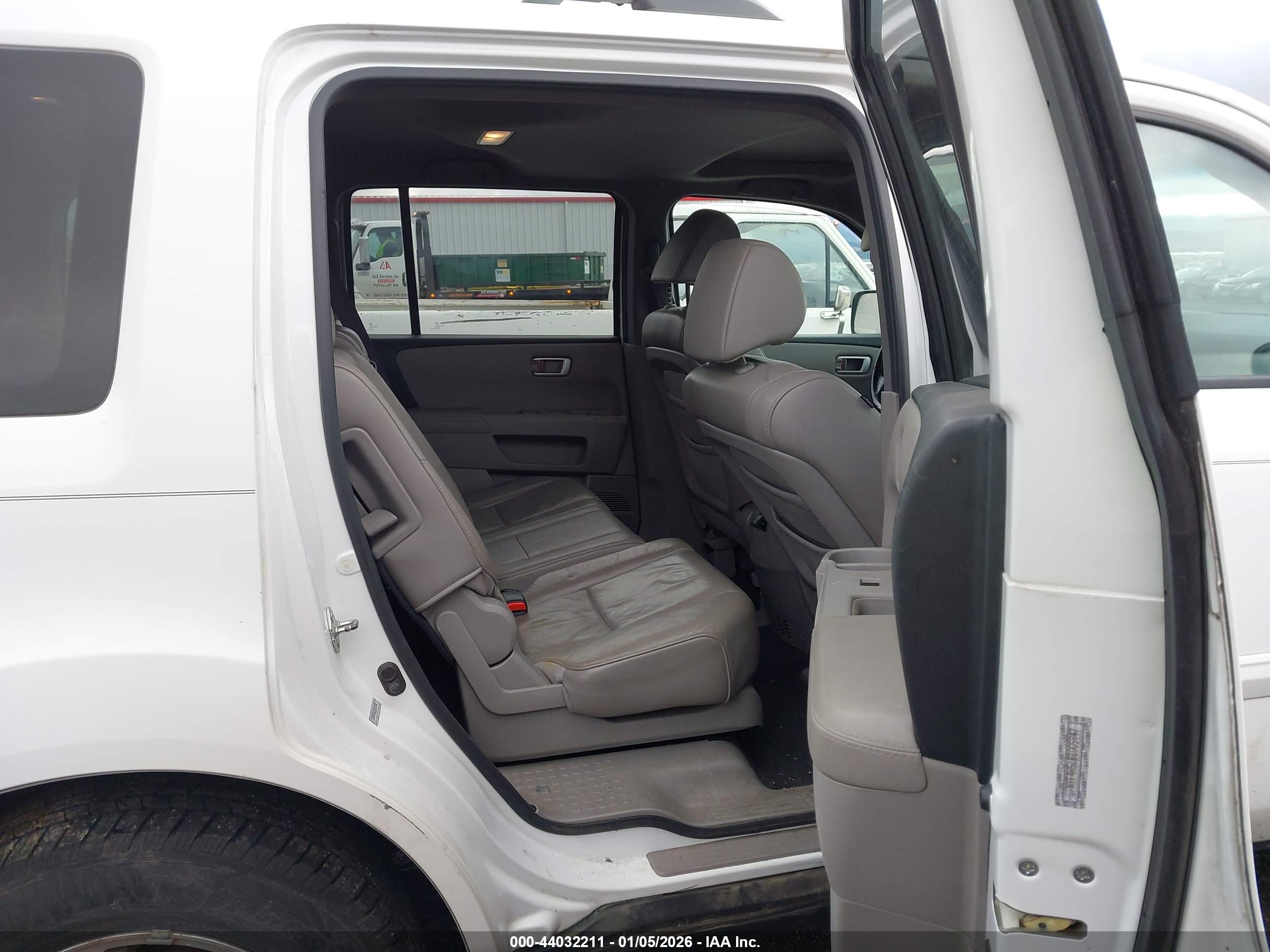HONDA PILOT image 8