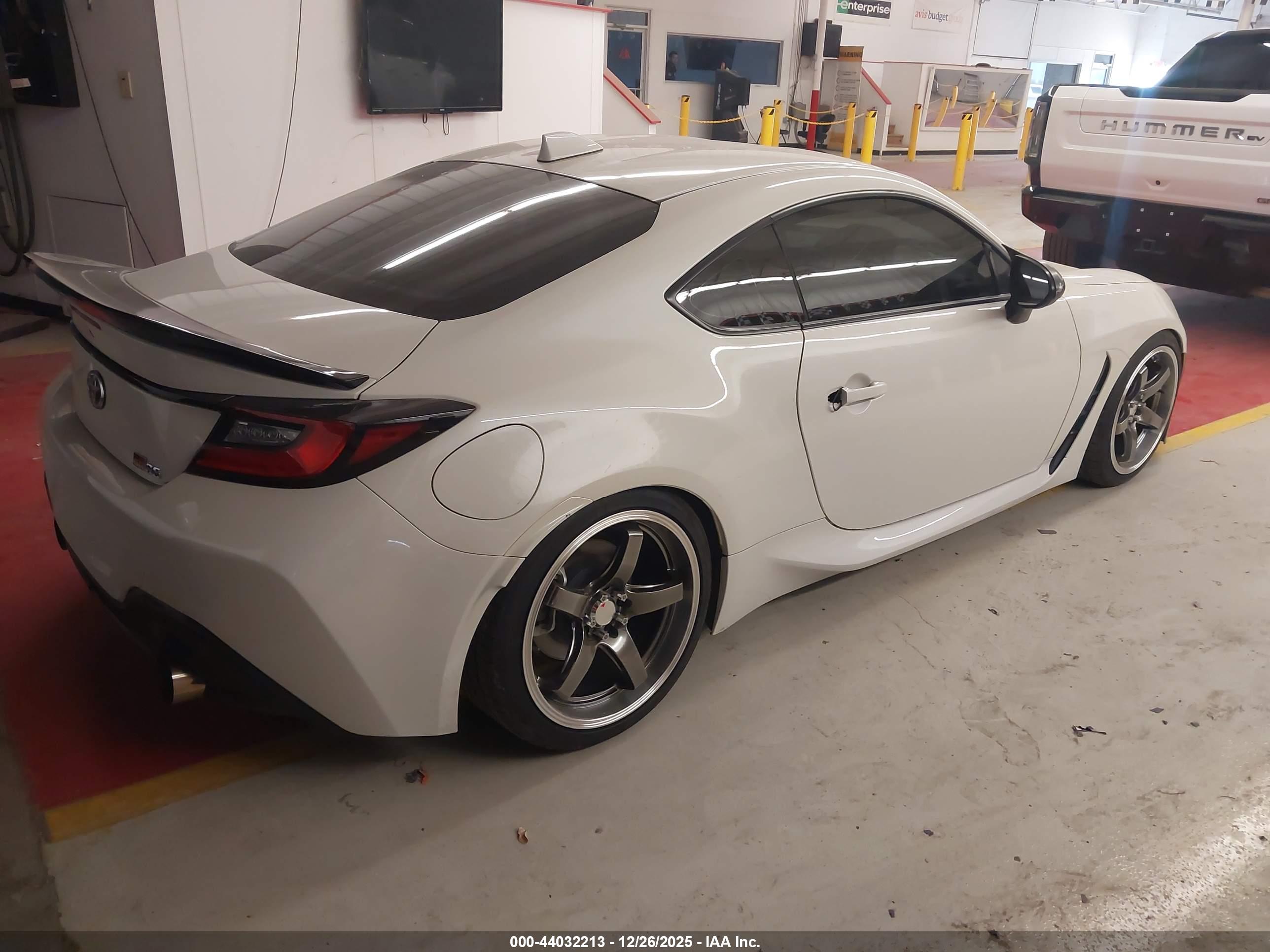 TOYOTA GR86 image 4