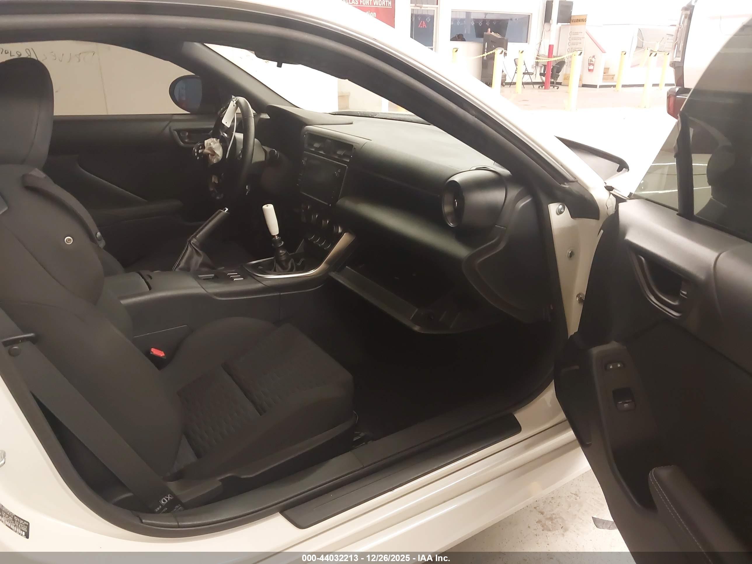 TOYOTA GR86 image 5