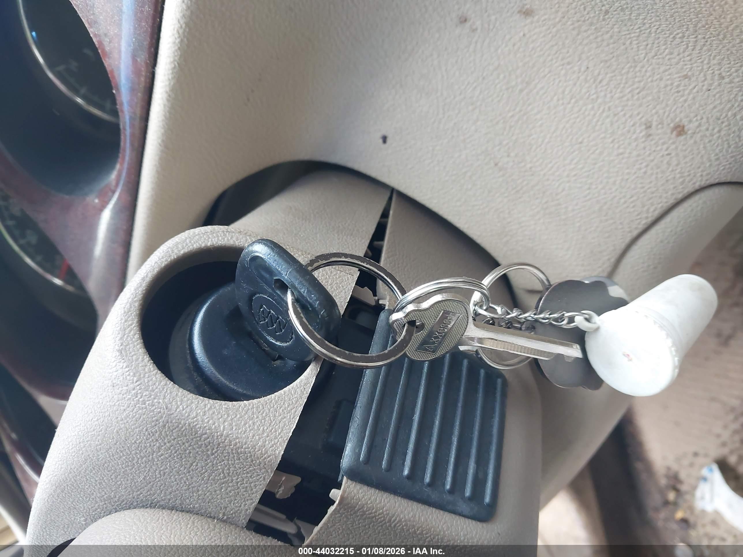 BUICK LUCERNE image 11