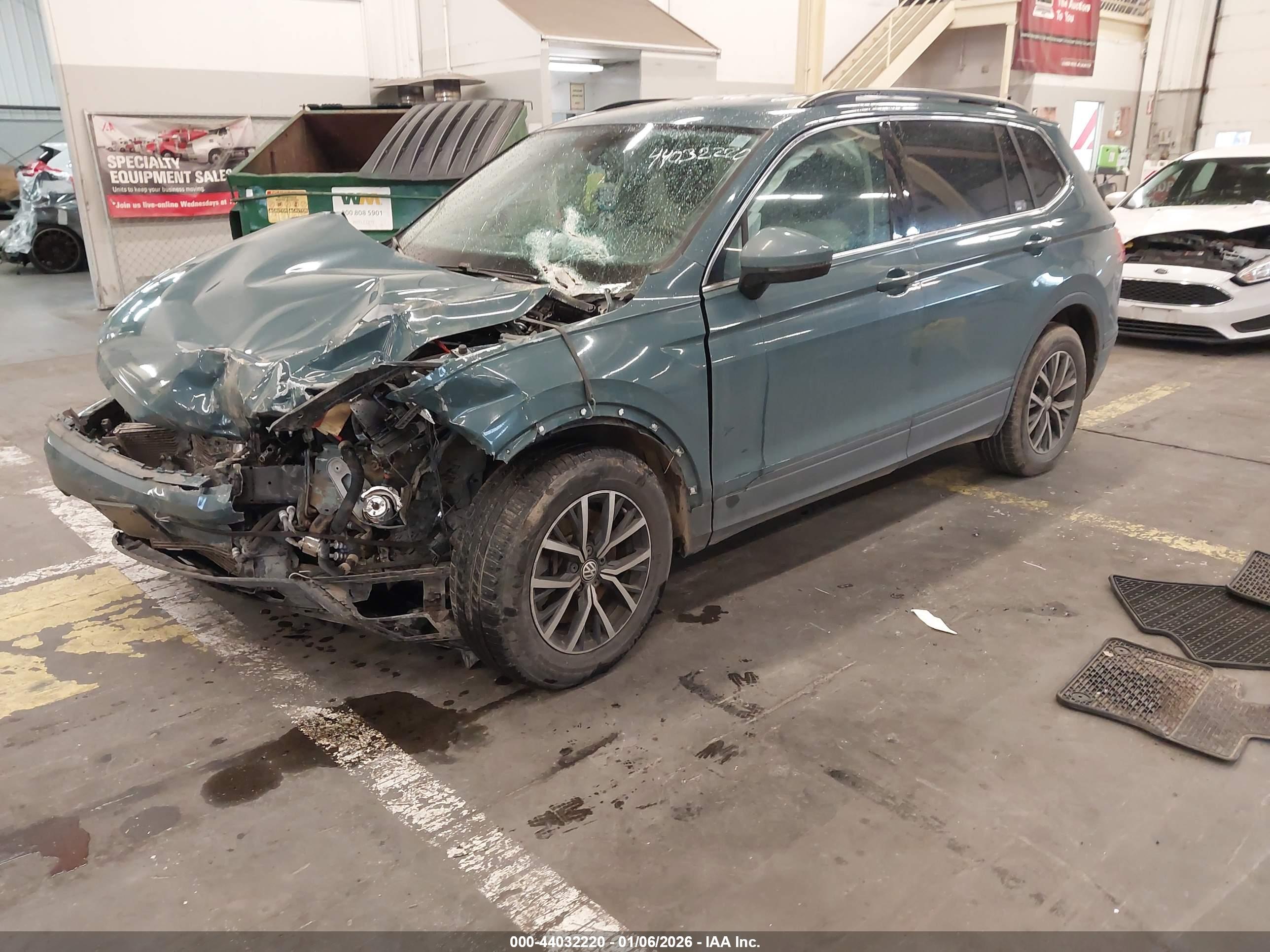 VOLKSWAGEN TIGUAN image 2