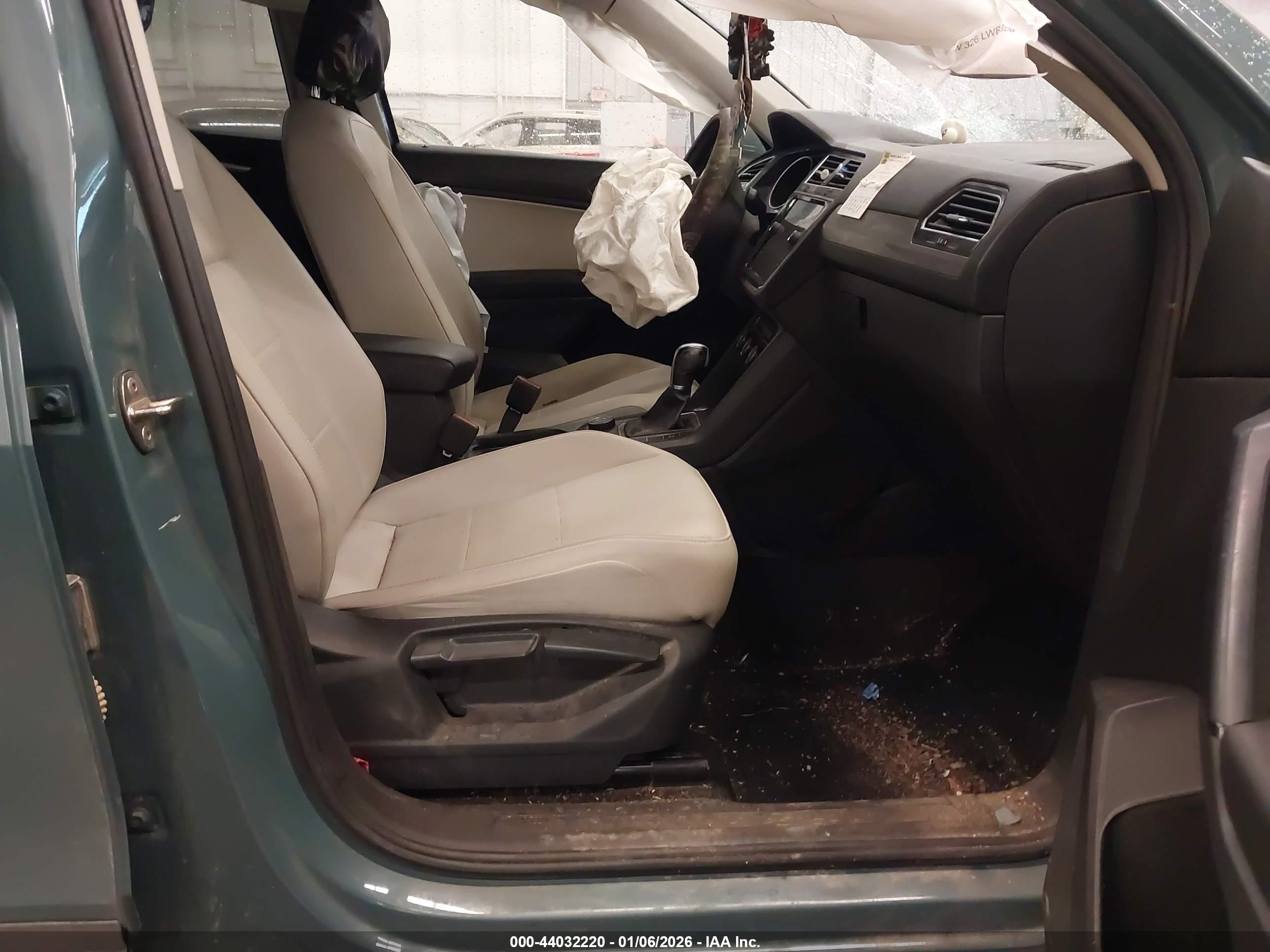 VOLKSWAGEN TIGUAN image 5