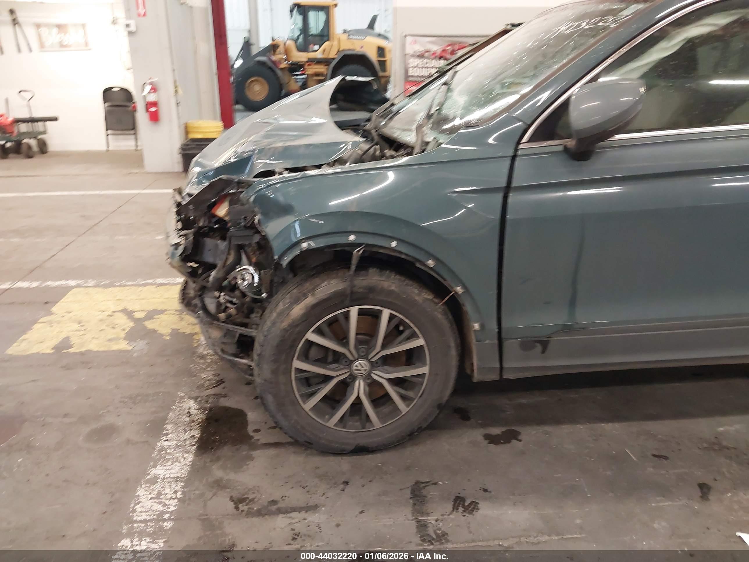 VOLKSWAGEN TIGUAN image 6