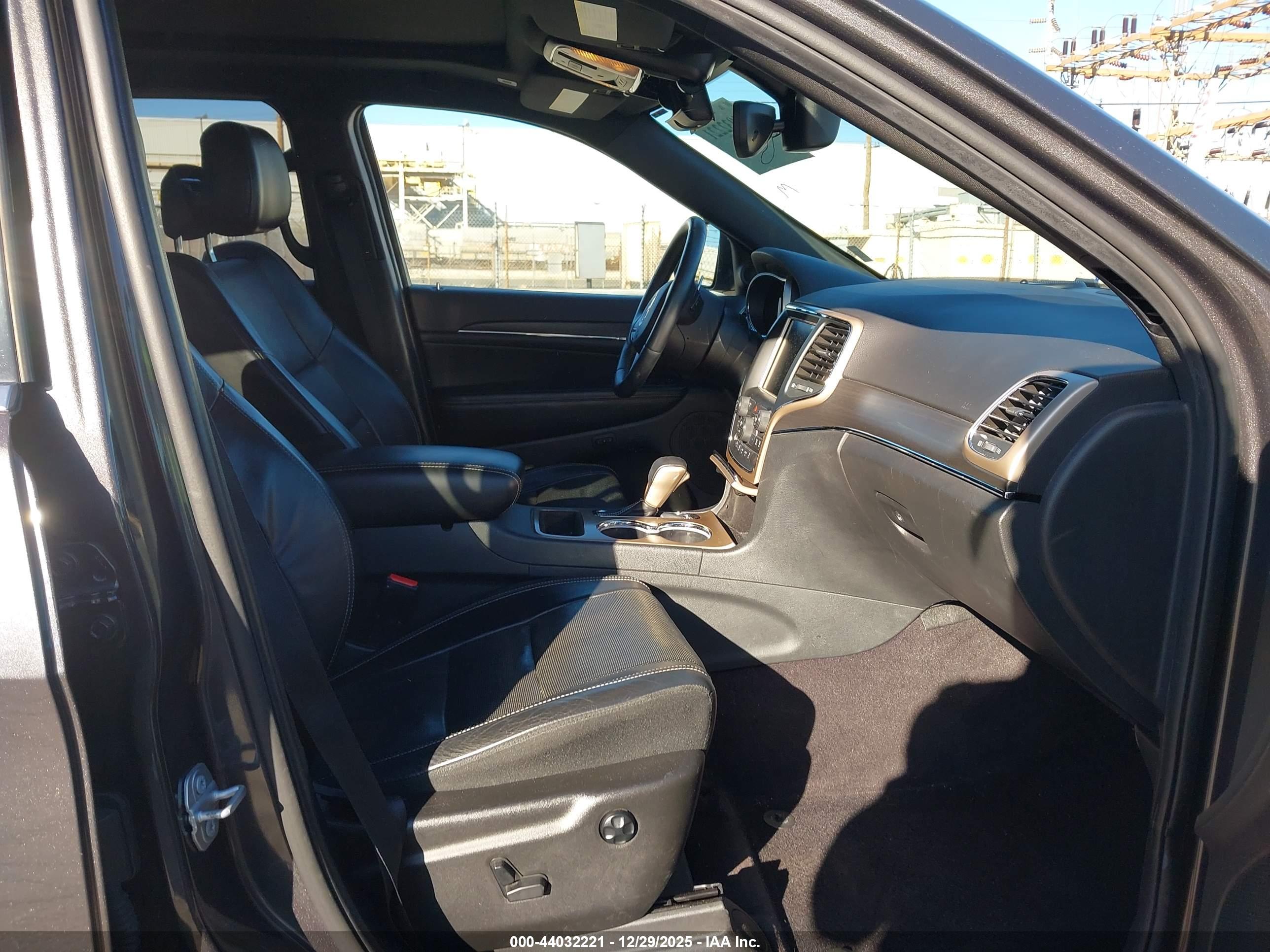 JEEP GRAND image 5