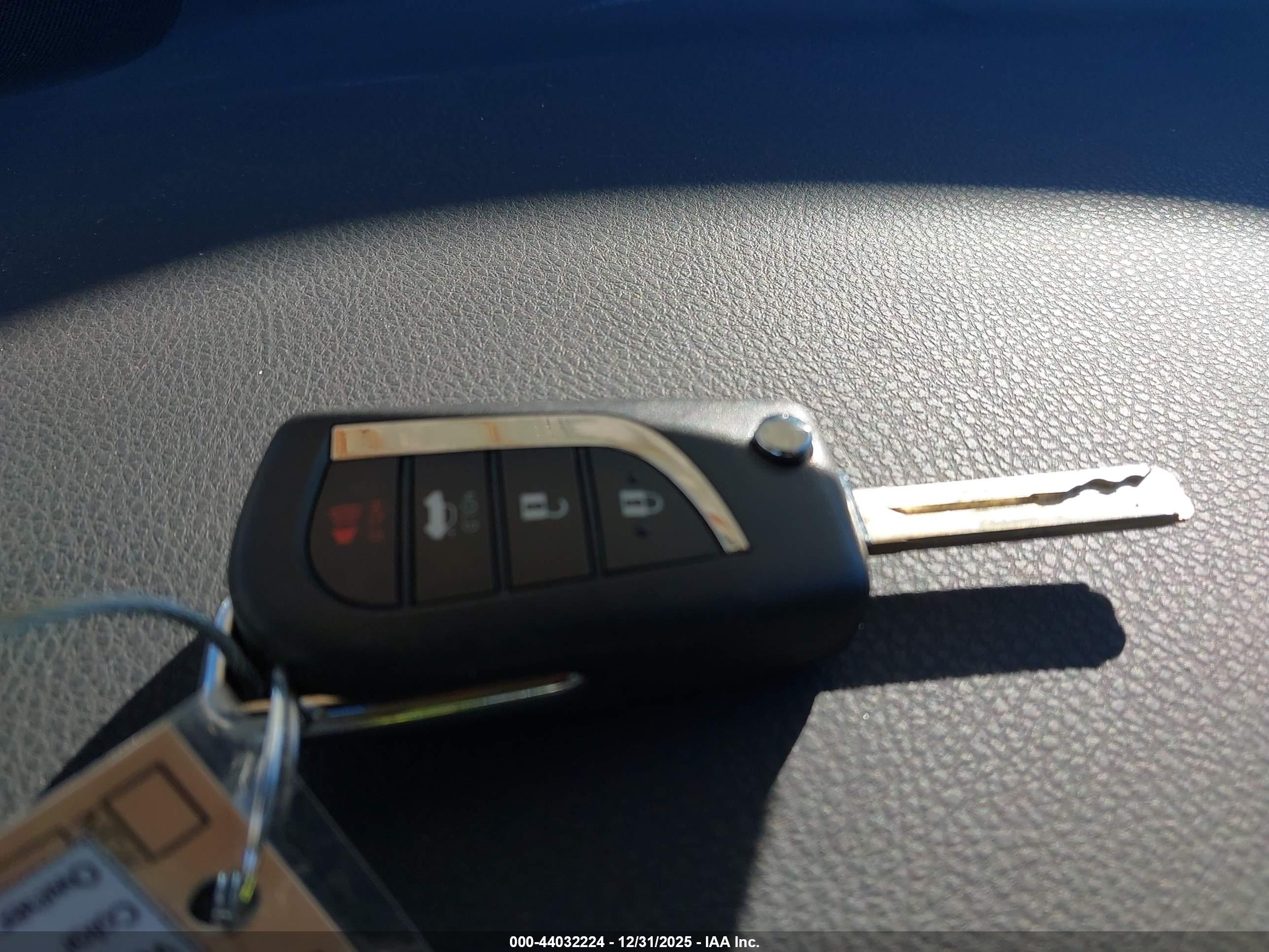 TOYOTA CAMRY image 11