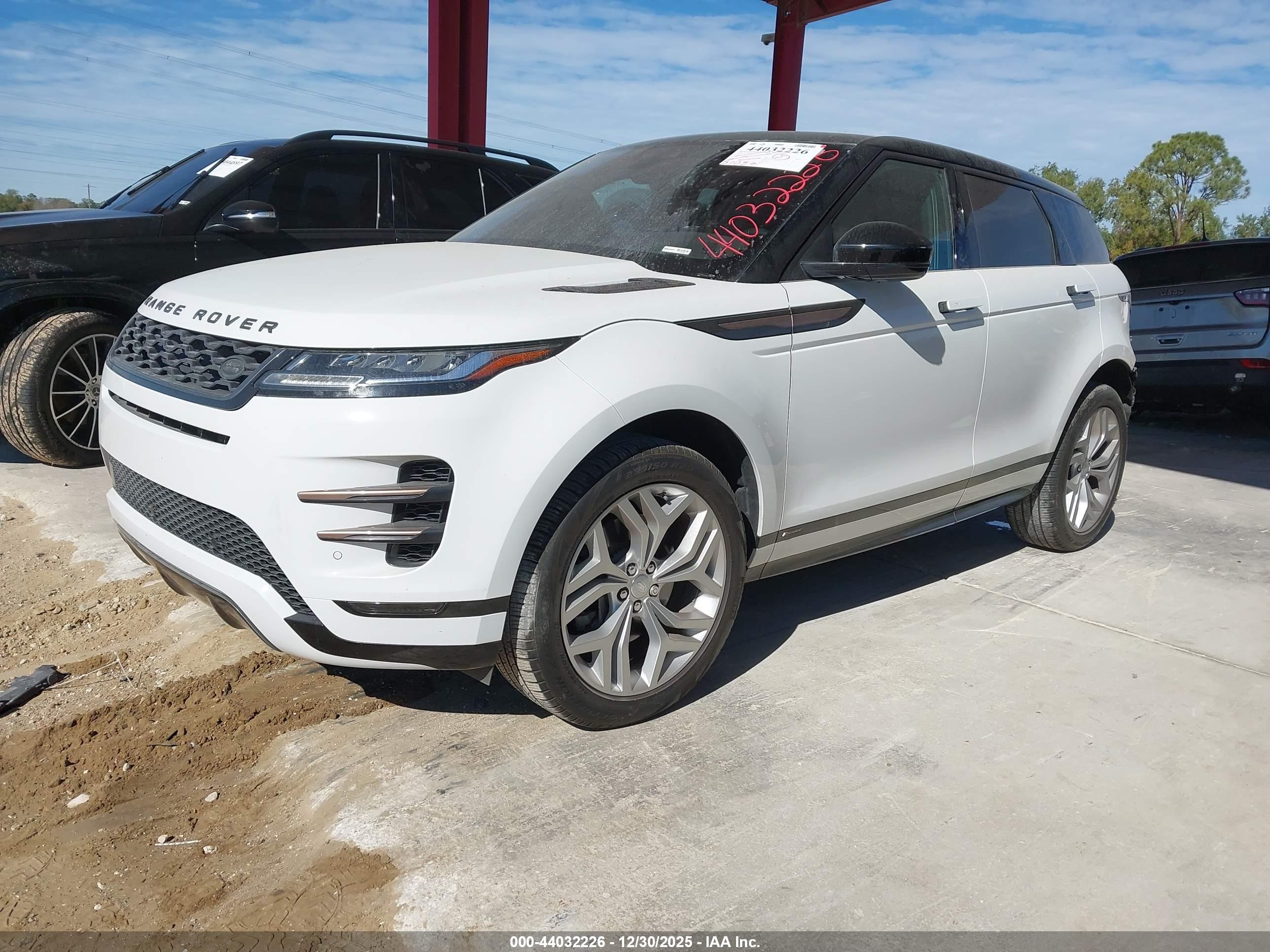 LAND ROVER image 2